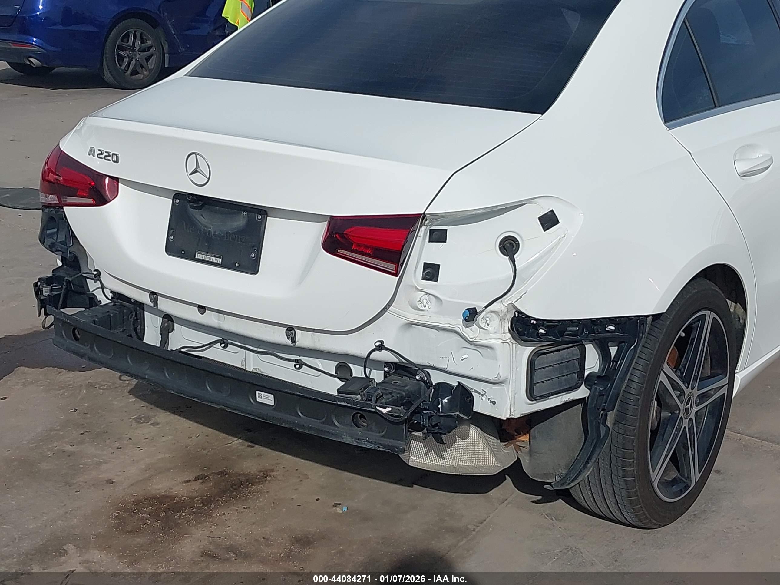 MERCEDES-BENZ A image 6