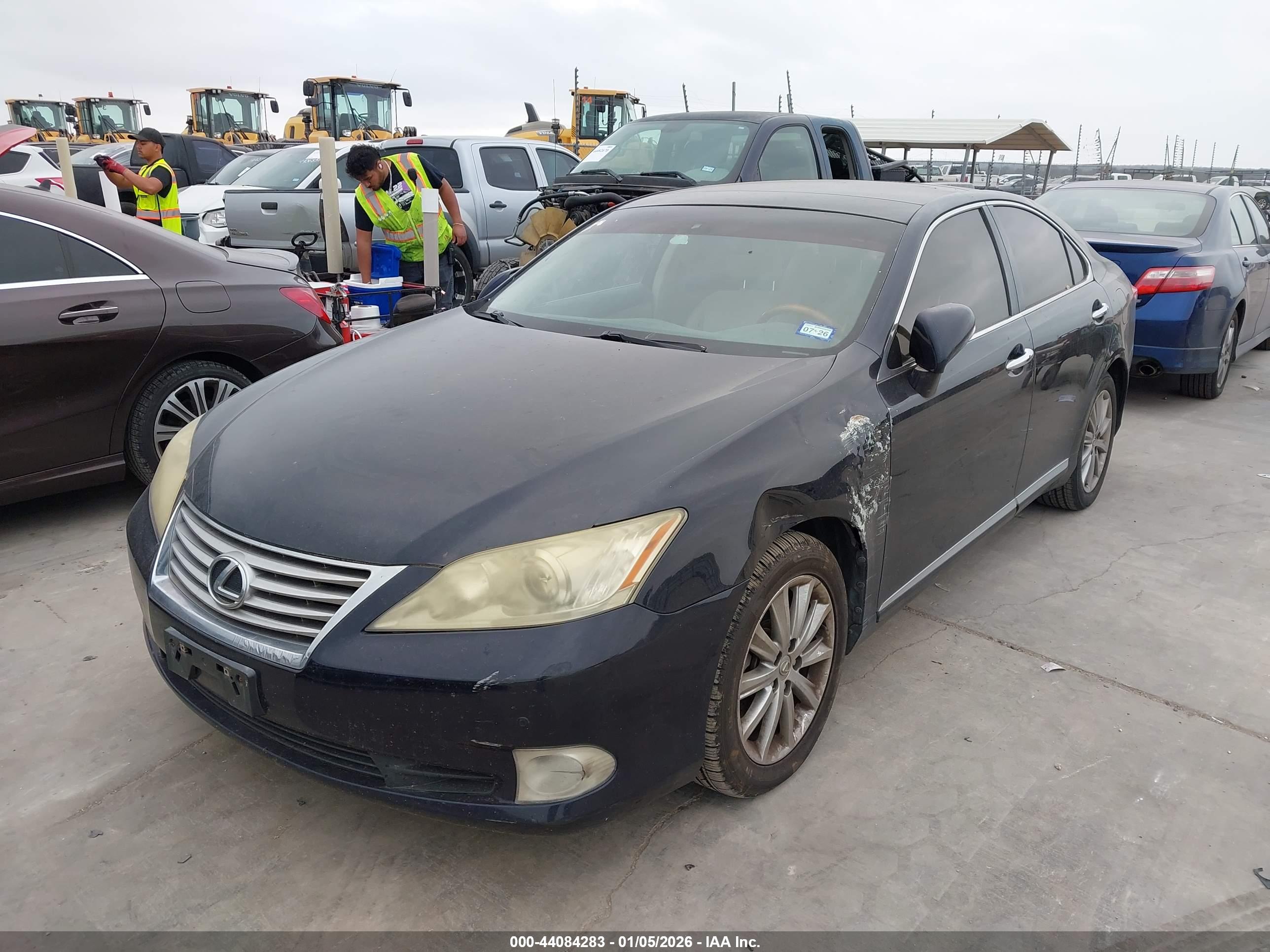 LEXUS ES image 2