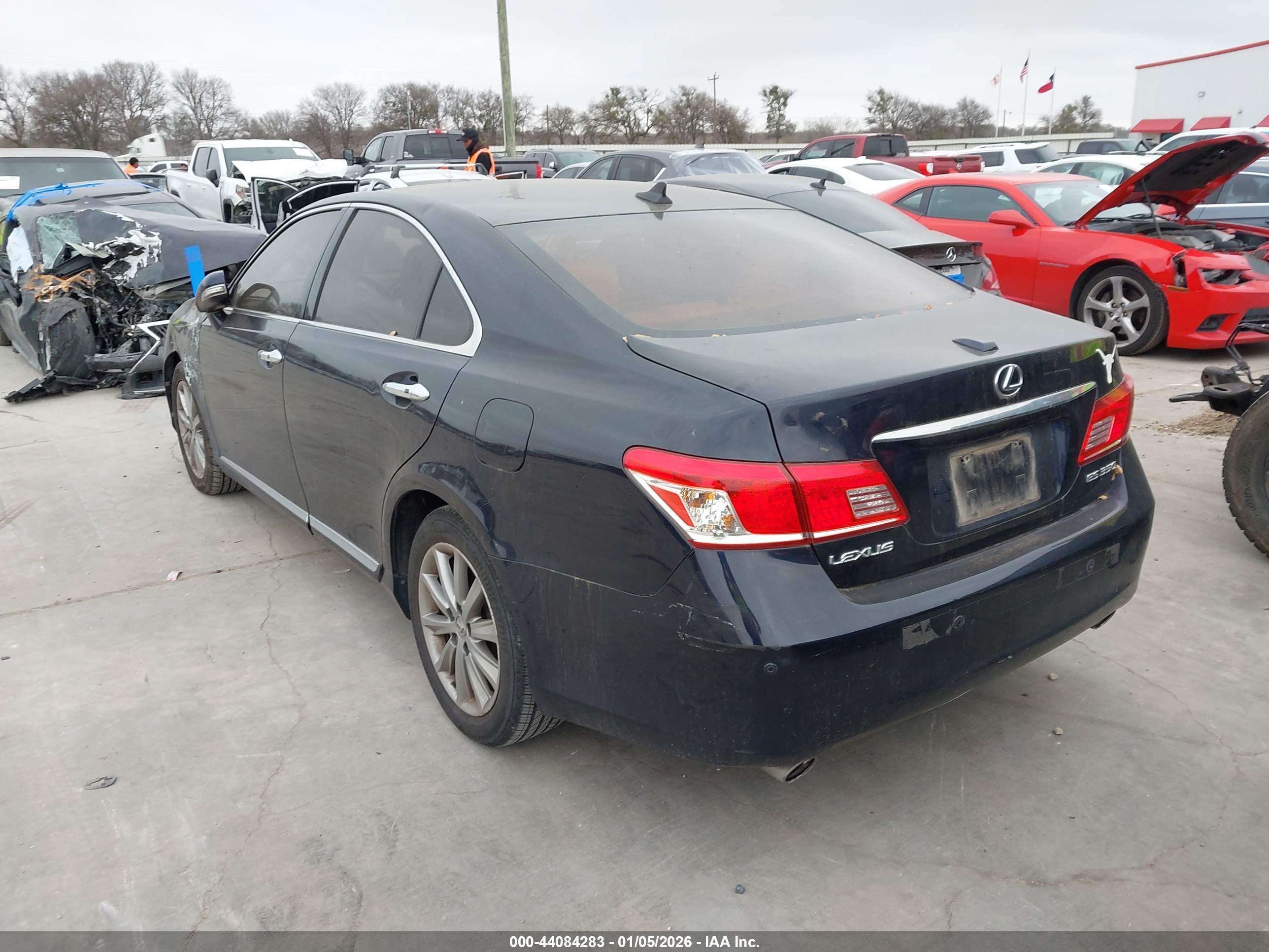 LEXUS ES image 3