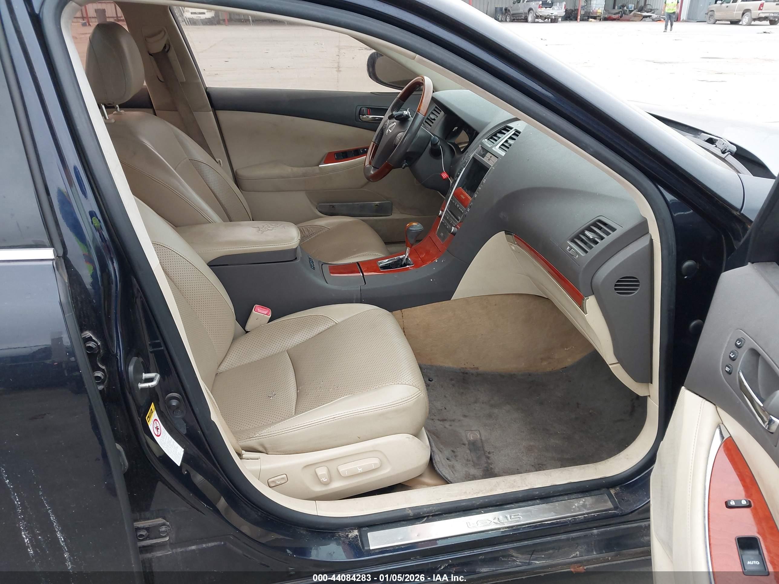 LEXUS ES image 5