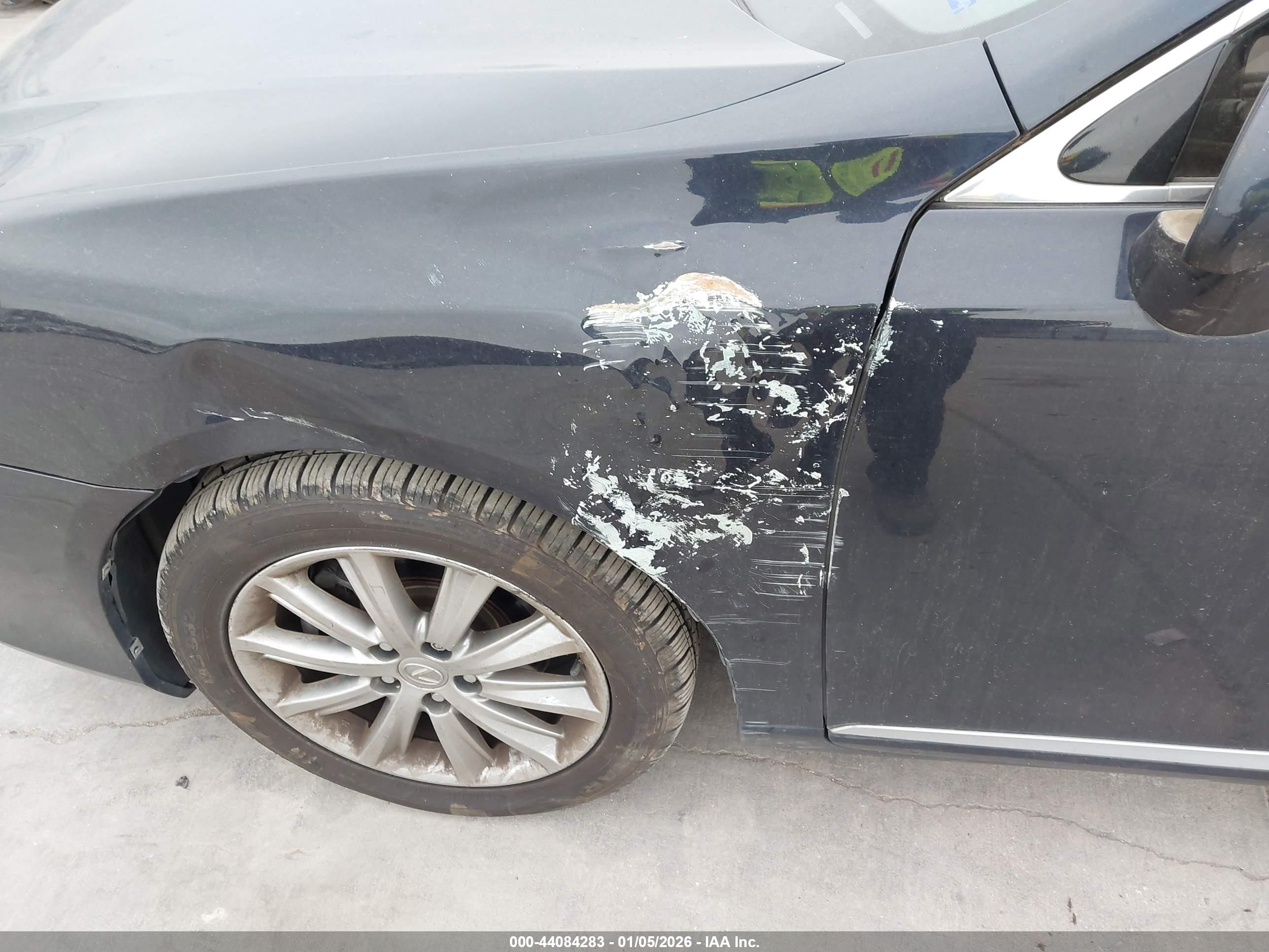 LEXUS ES image 6