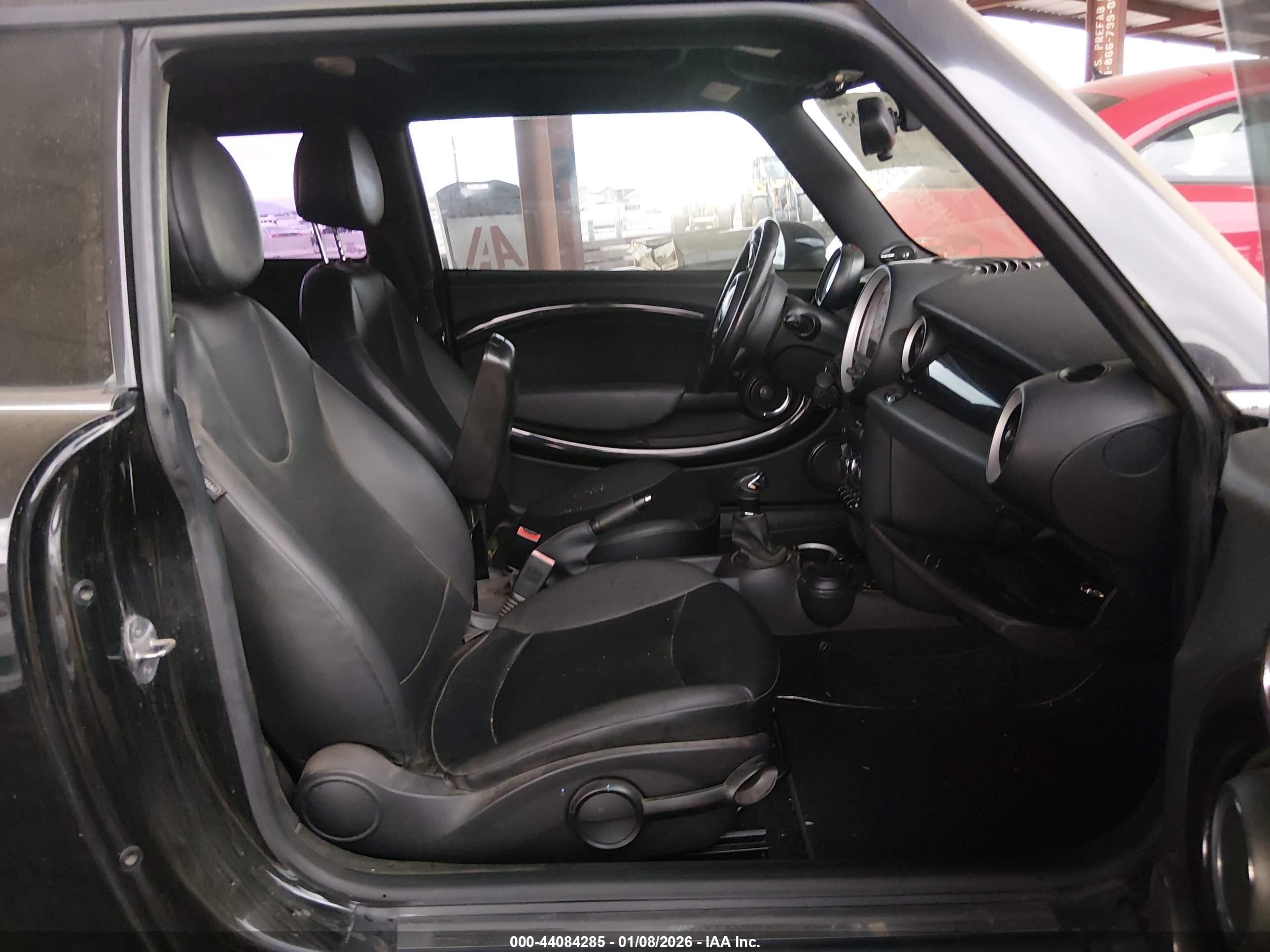 MINI COOPER image 5