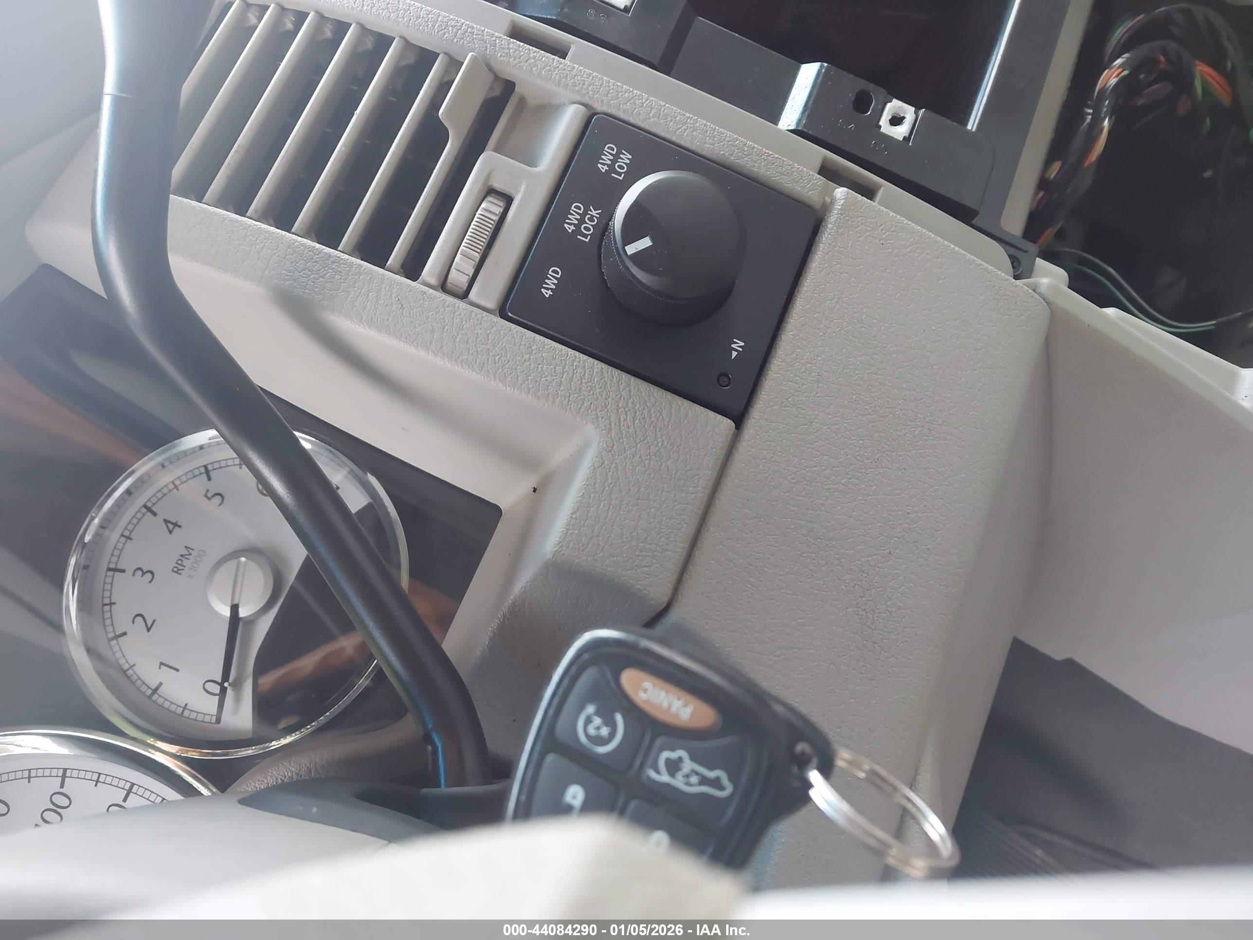CHRYSLER ASPEN image 11