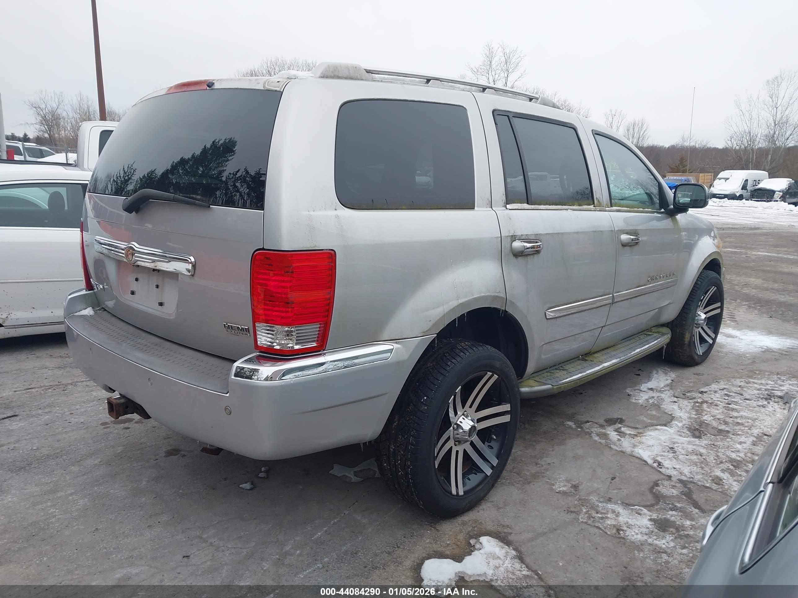 CHRYSLER ASPEN image 4
