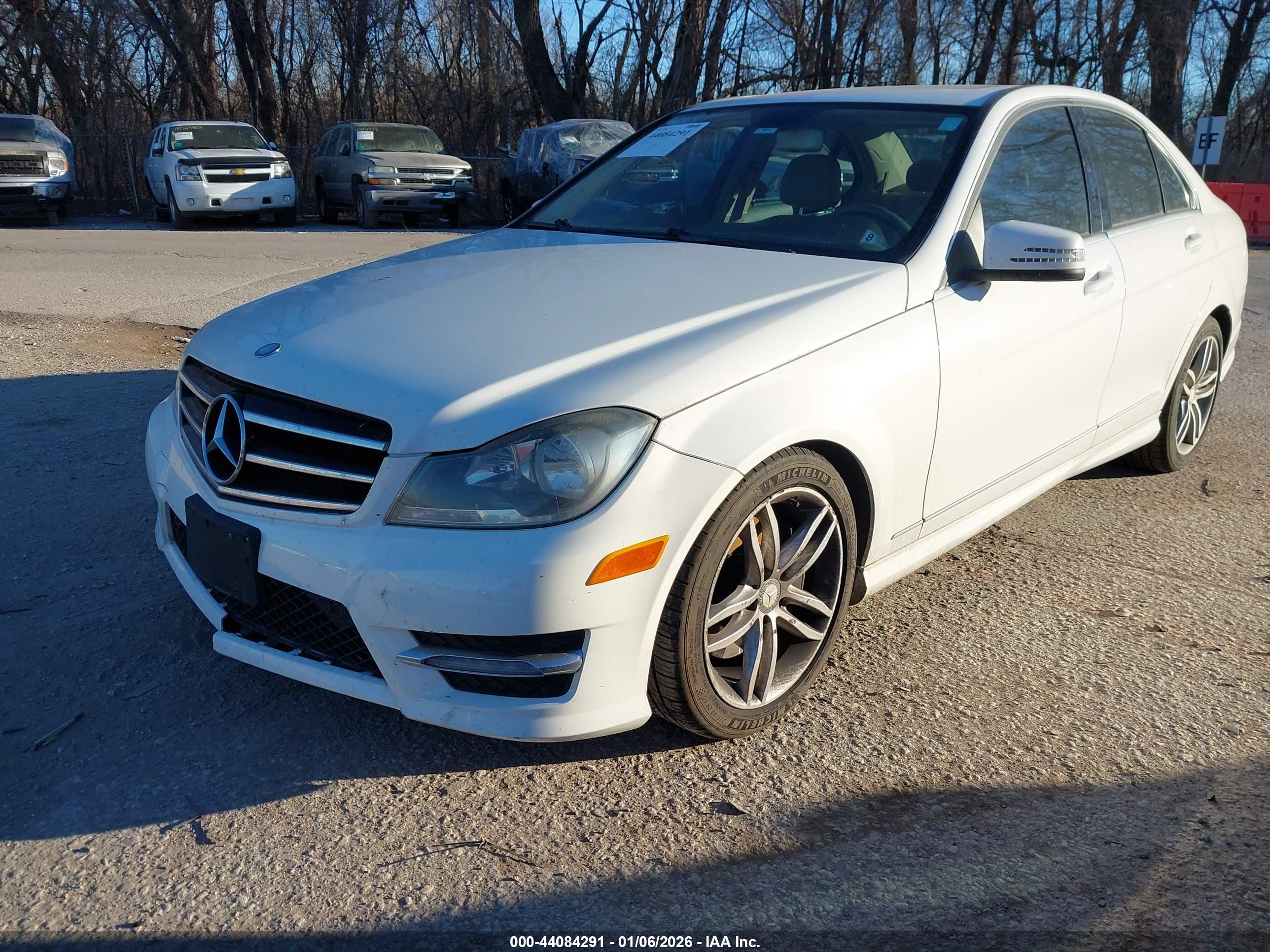 MERCEDES-BENZ C image 2