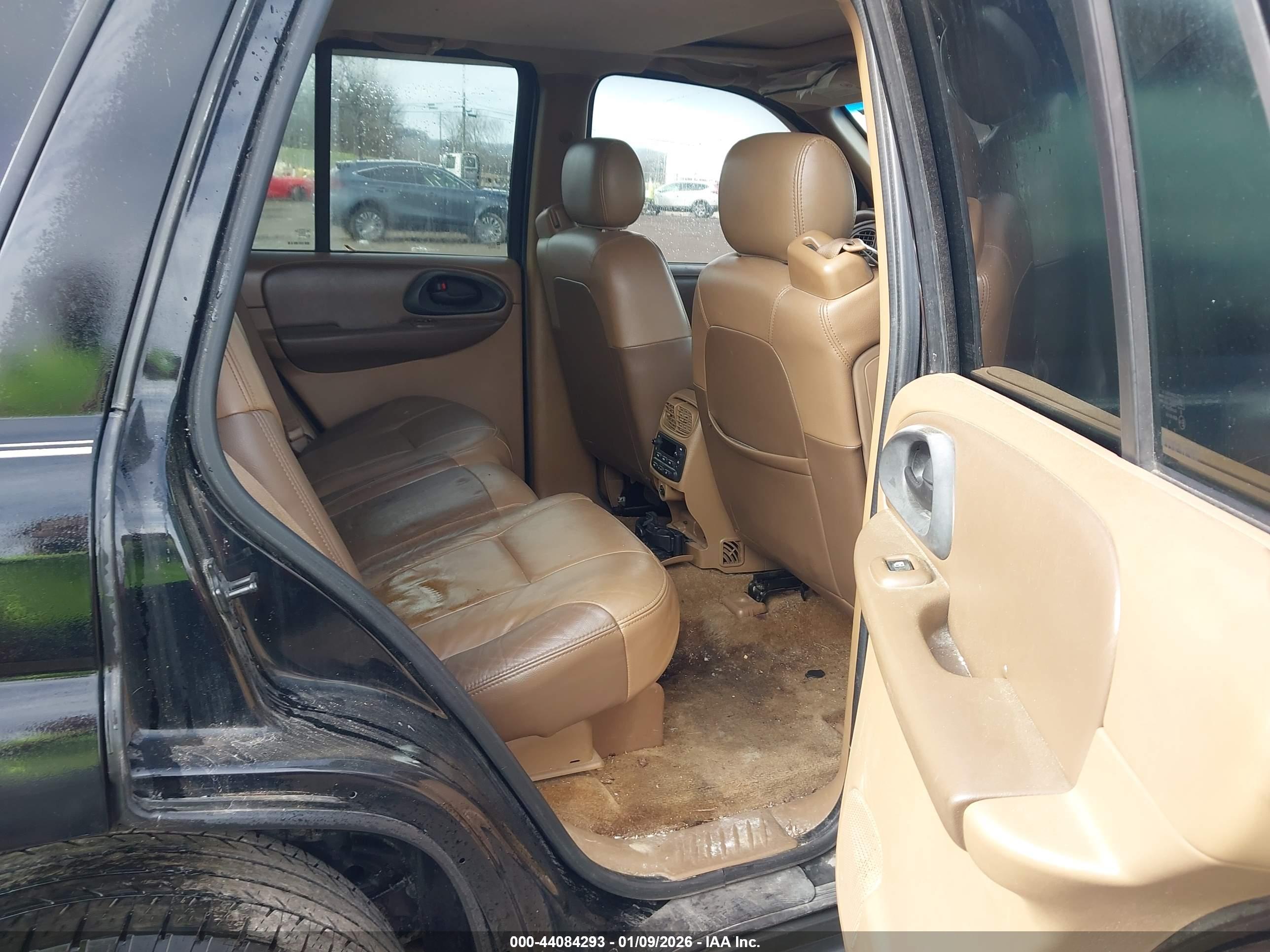 CHEVROLET TRAILBLAZER image 8