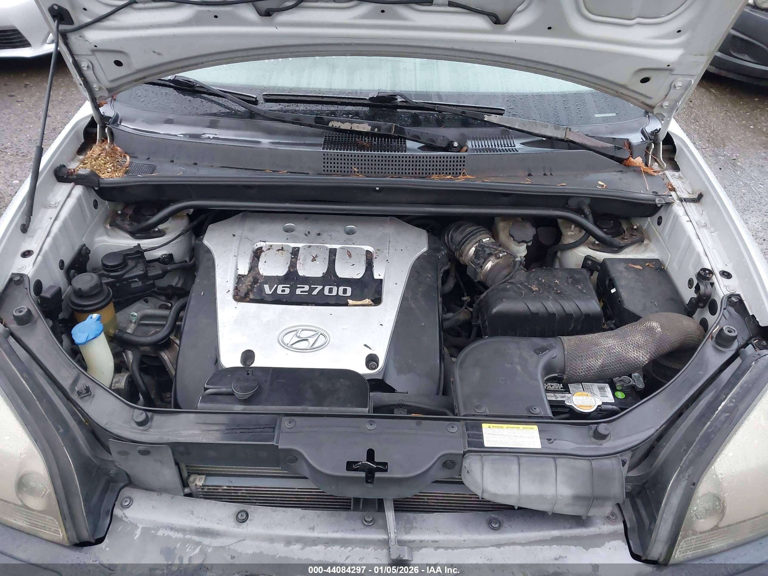 HYUNDAI TUCSON image 10