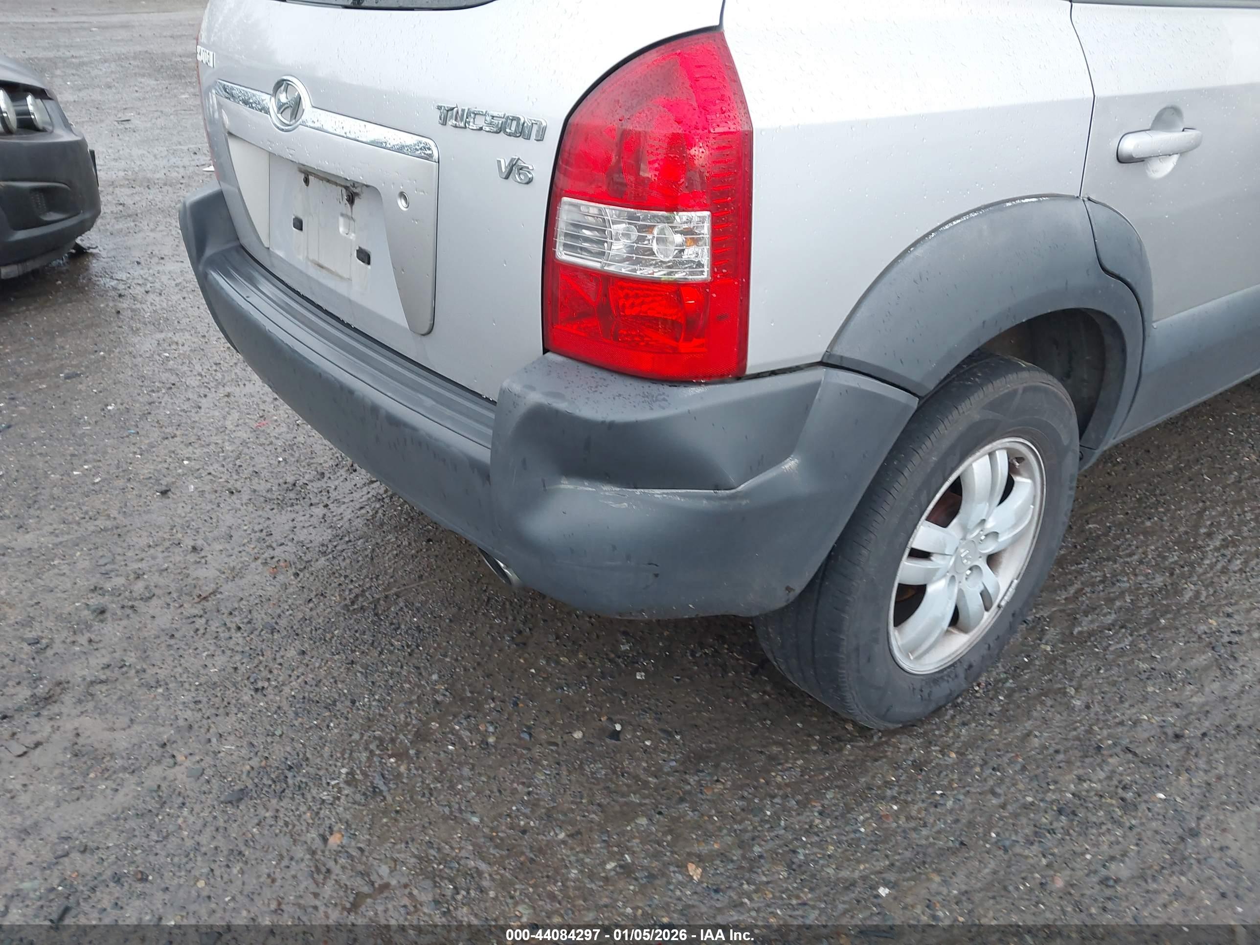 HYUNDAI TUCSON image 6