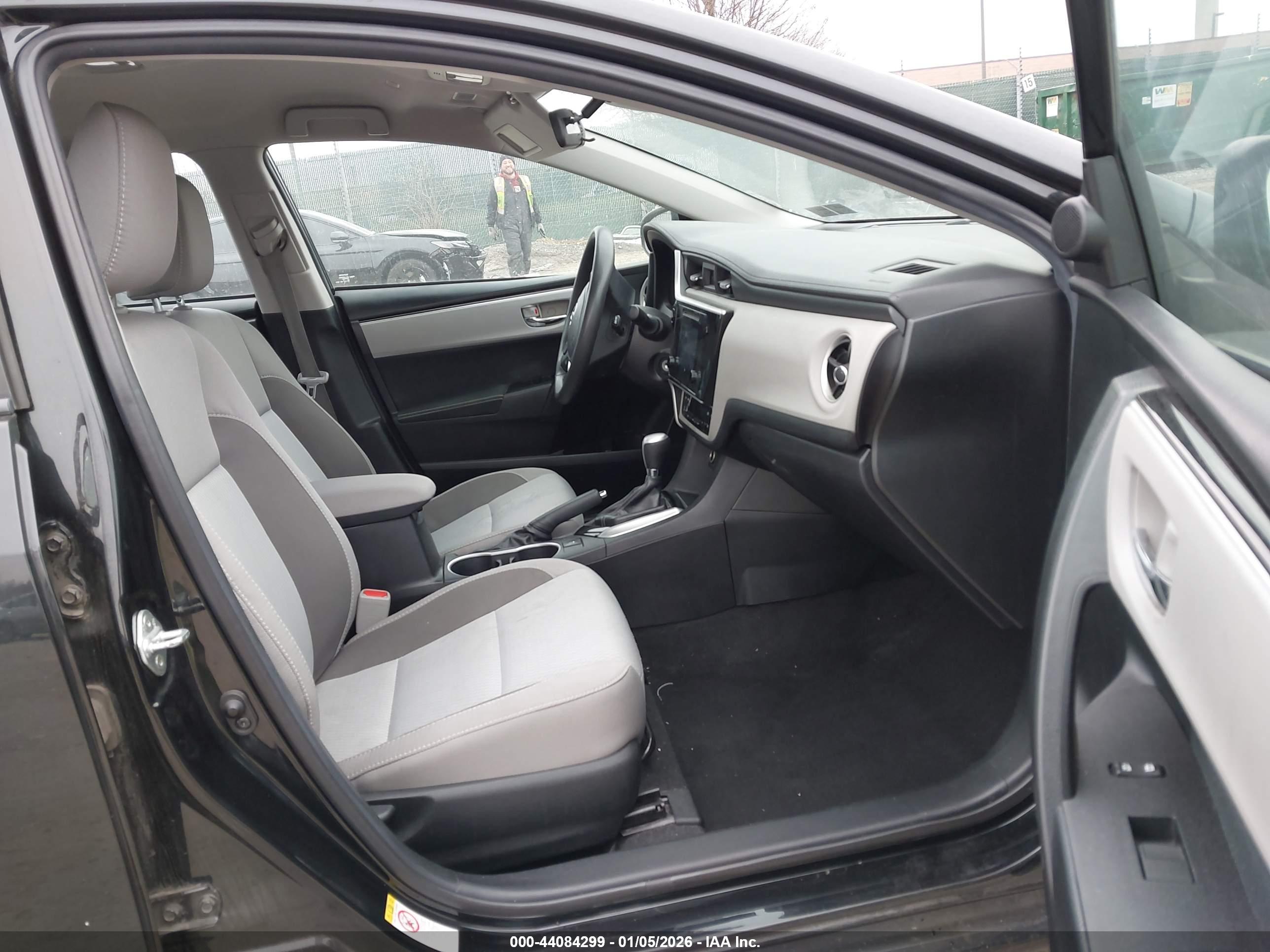 TOYOTA COROLLA image 5