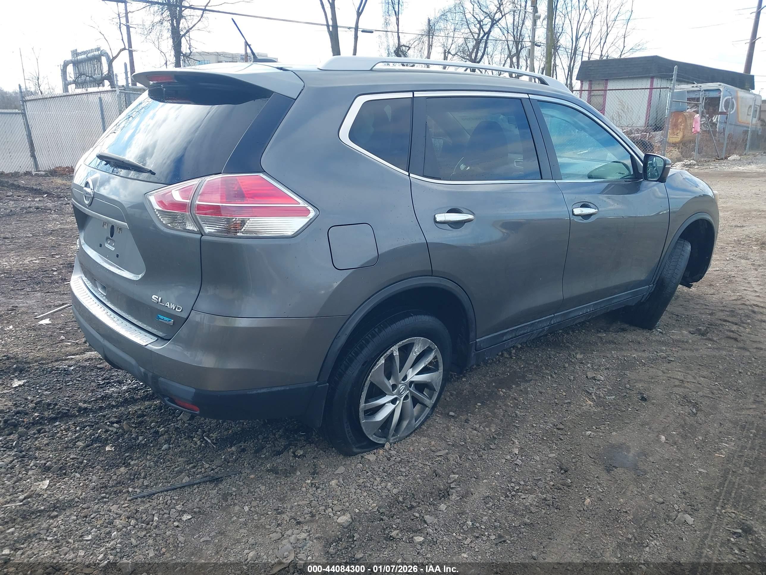 NISSAN ROGUE image 4