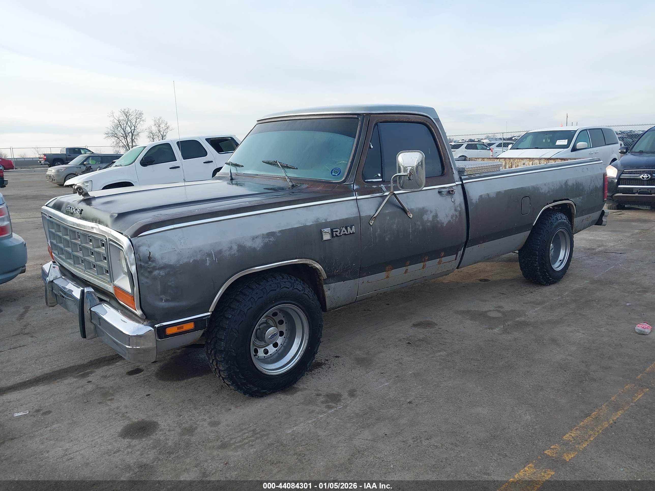 DODGE D-SERIES image 2
