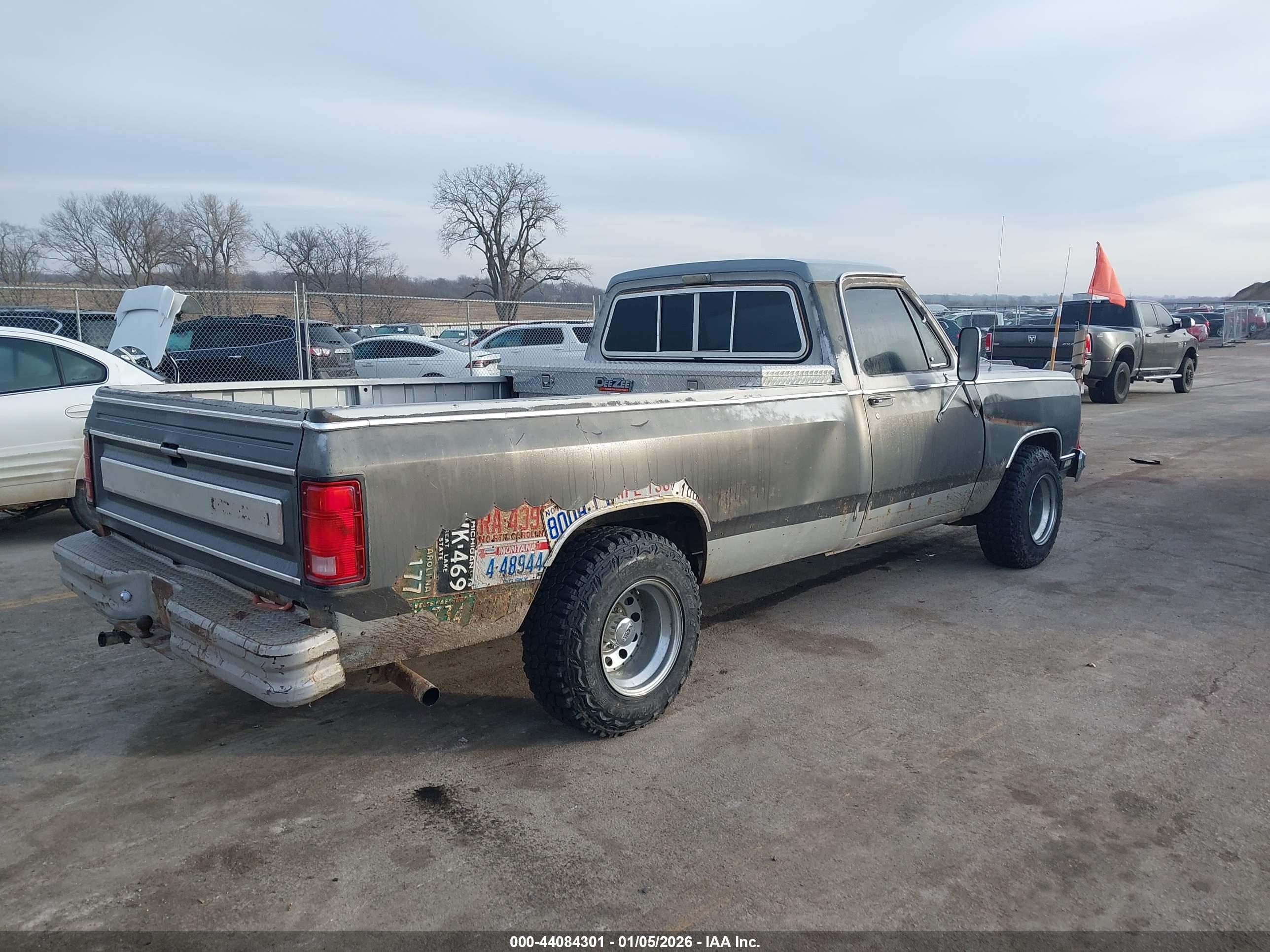 DODGE D-SERIES image 4