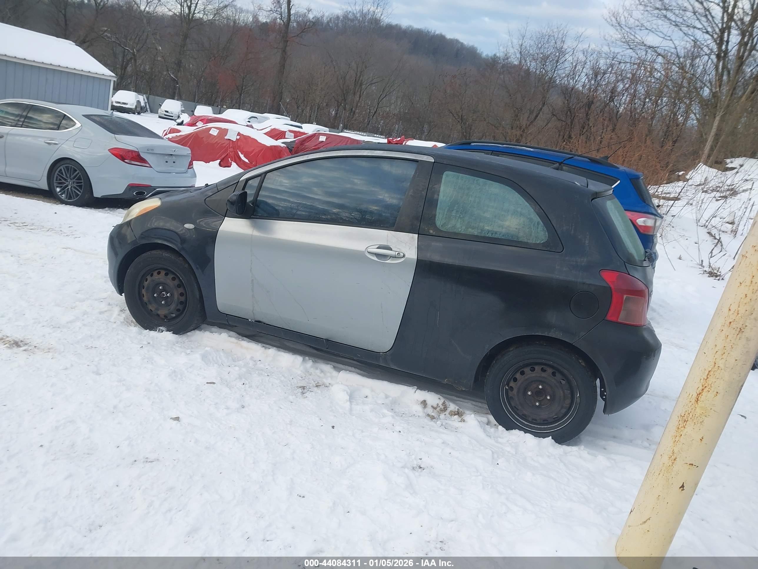TOYOTA YARIS image 3