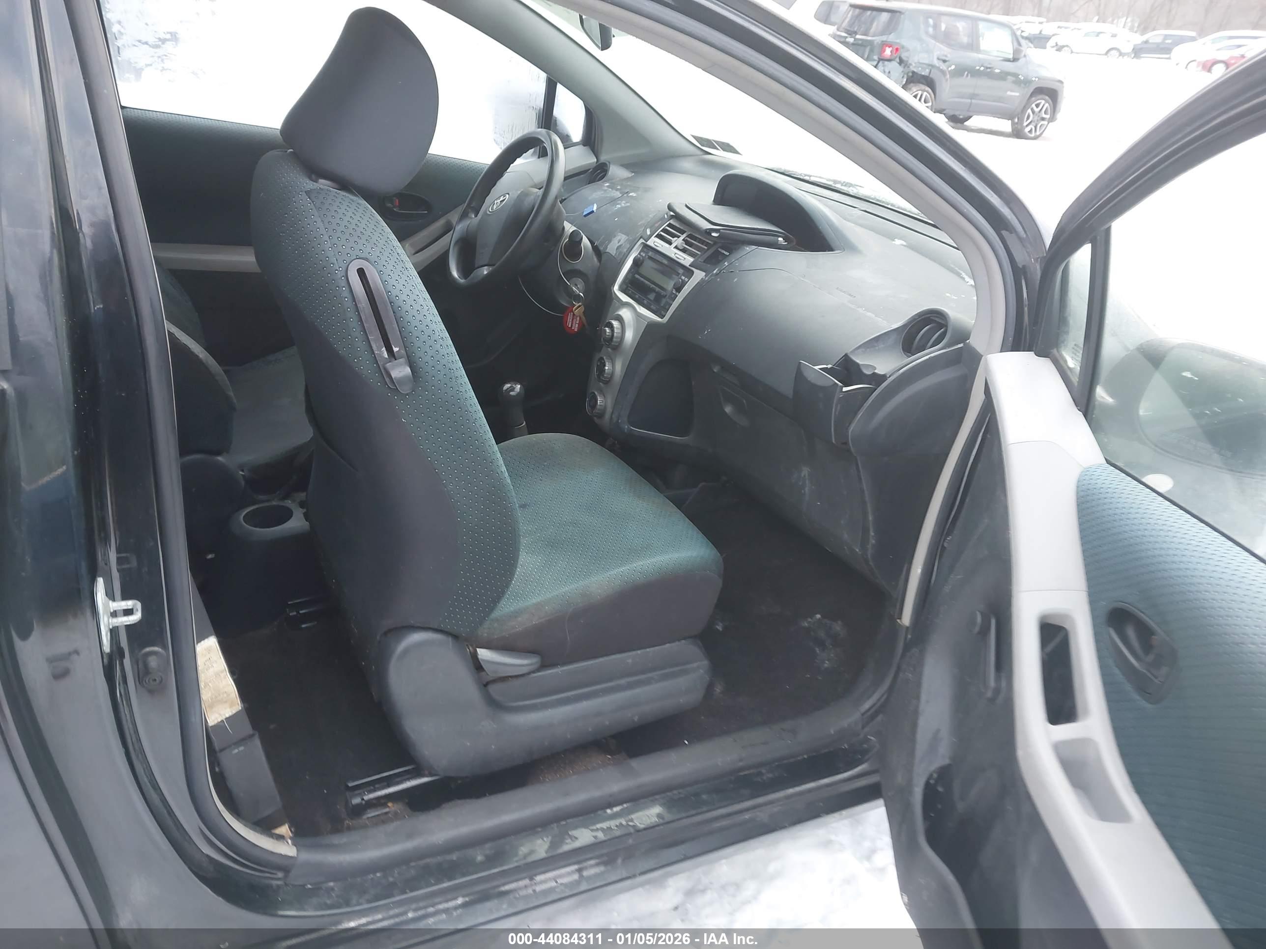 TOYOTA YARIS image 5