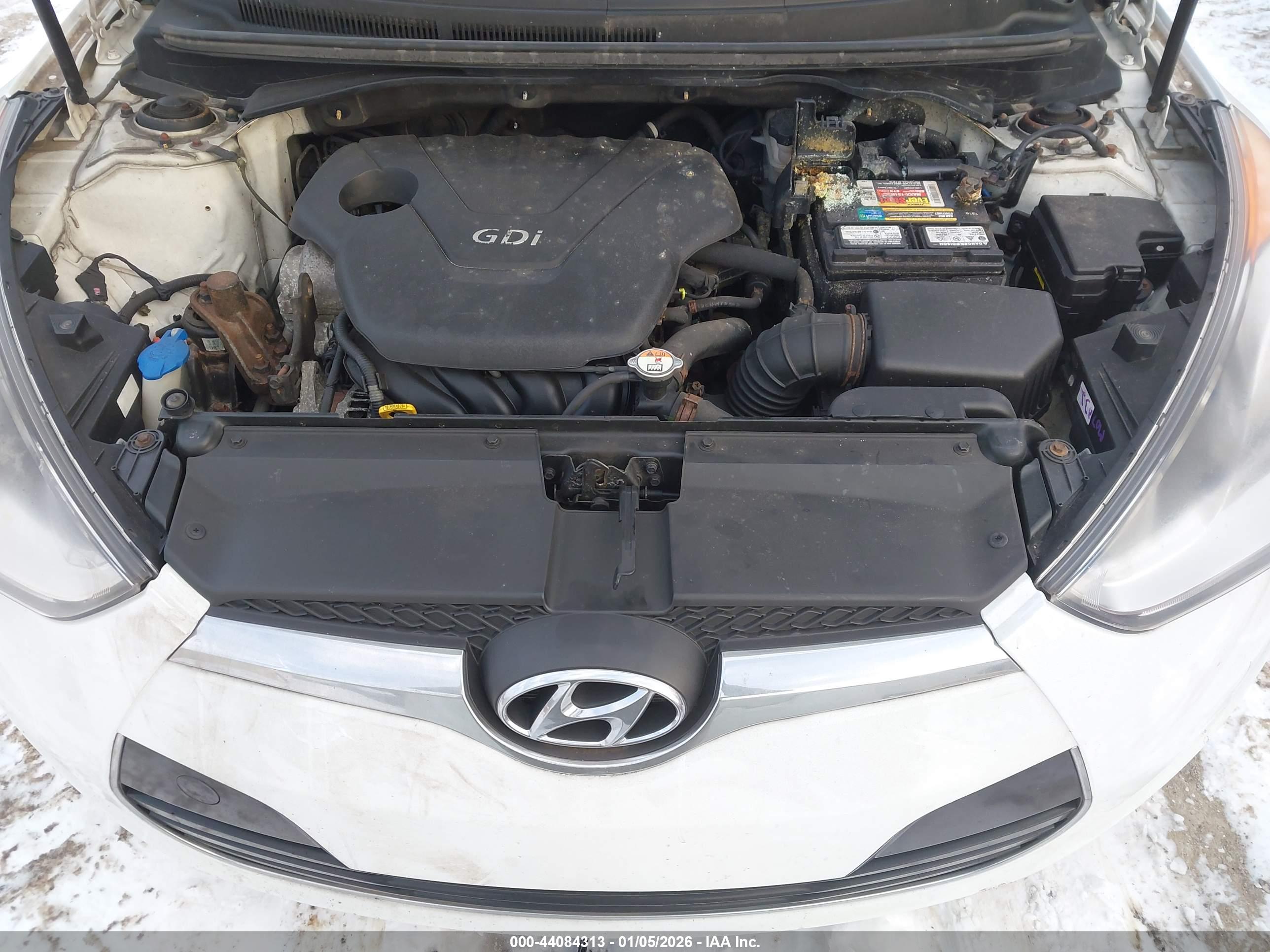 HYUNDAI VELOSTER image 10