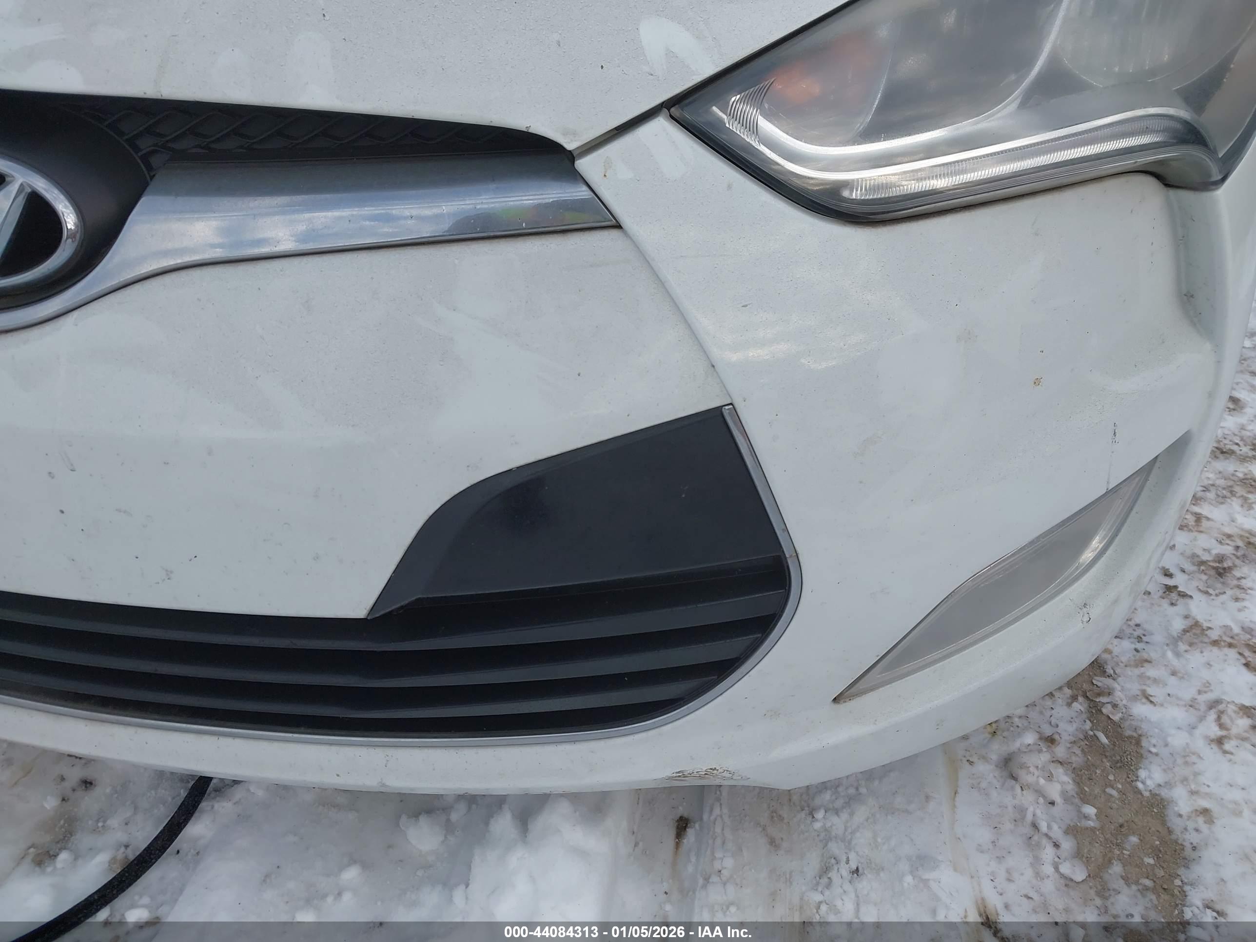 HYUNDAI VELOSTER image 6