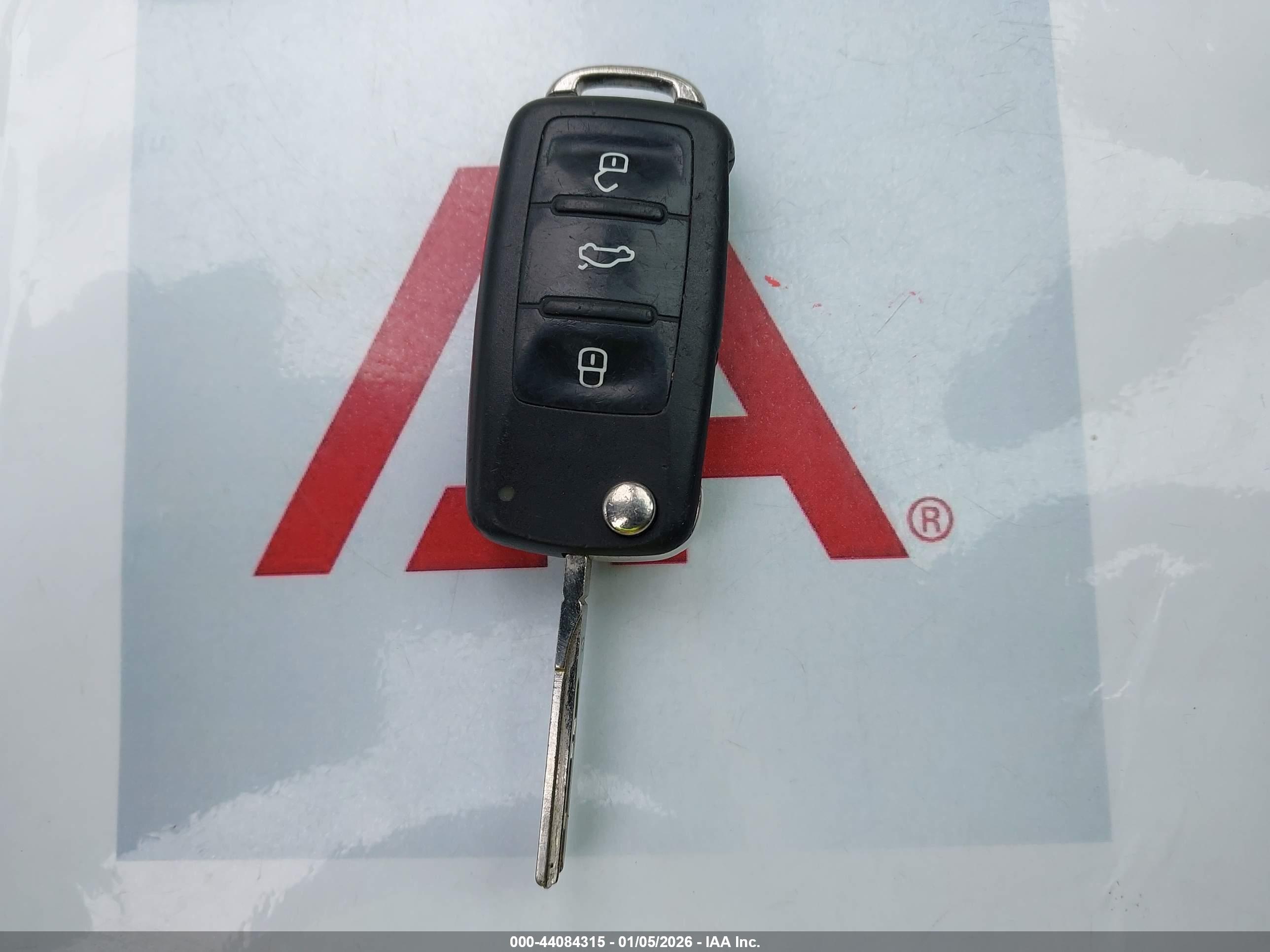 VOLKSWAGEN JETTA image 11