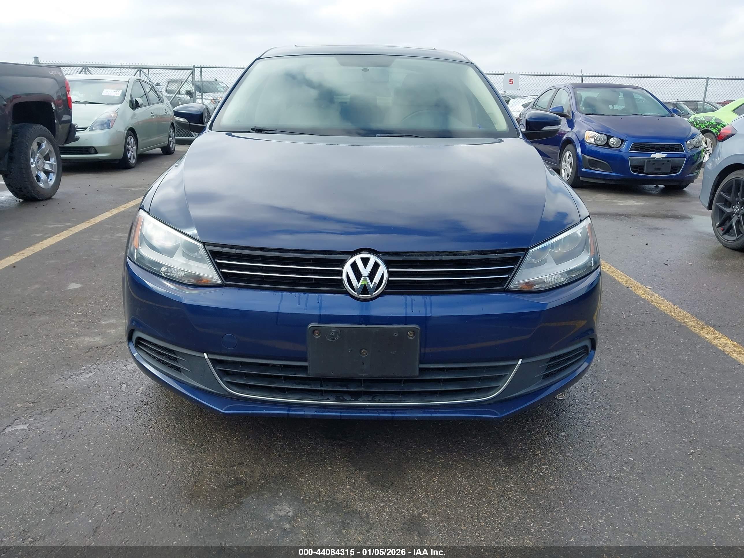 VOLKSWAGEN JETTA image 6