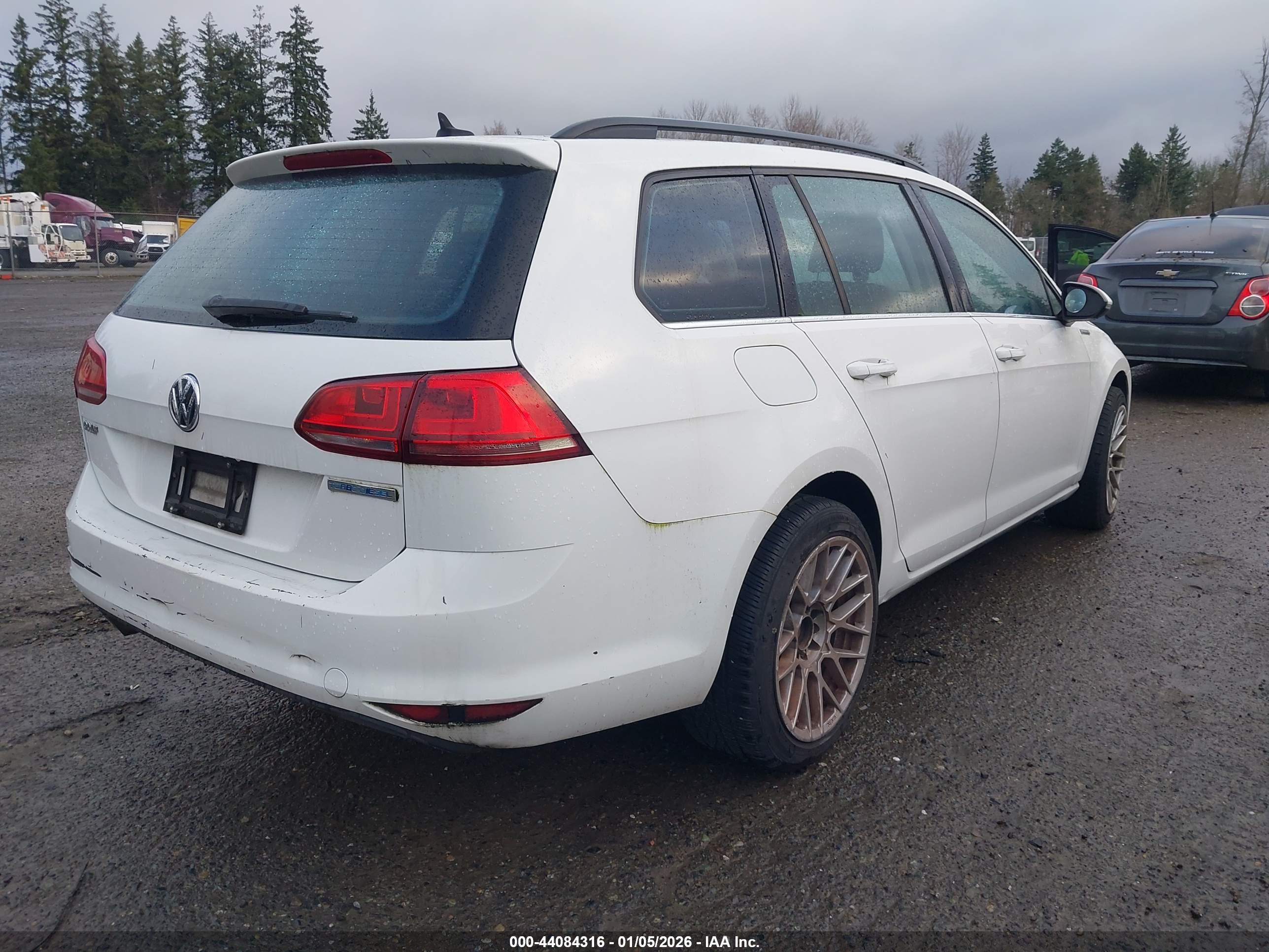 VOLKSWAGEN GOLF image 4