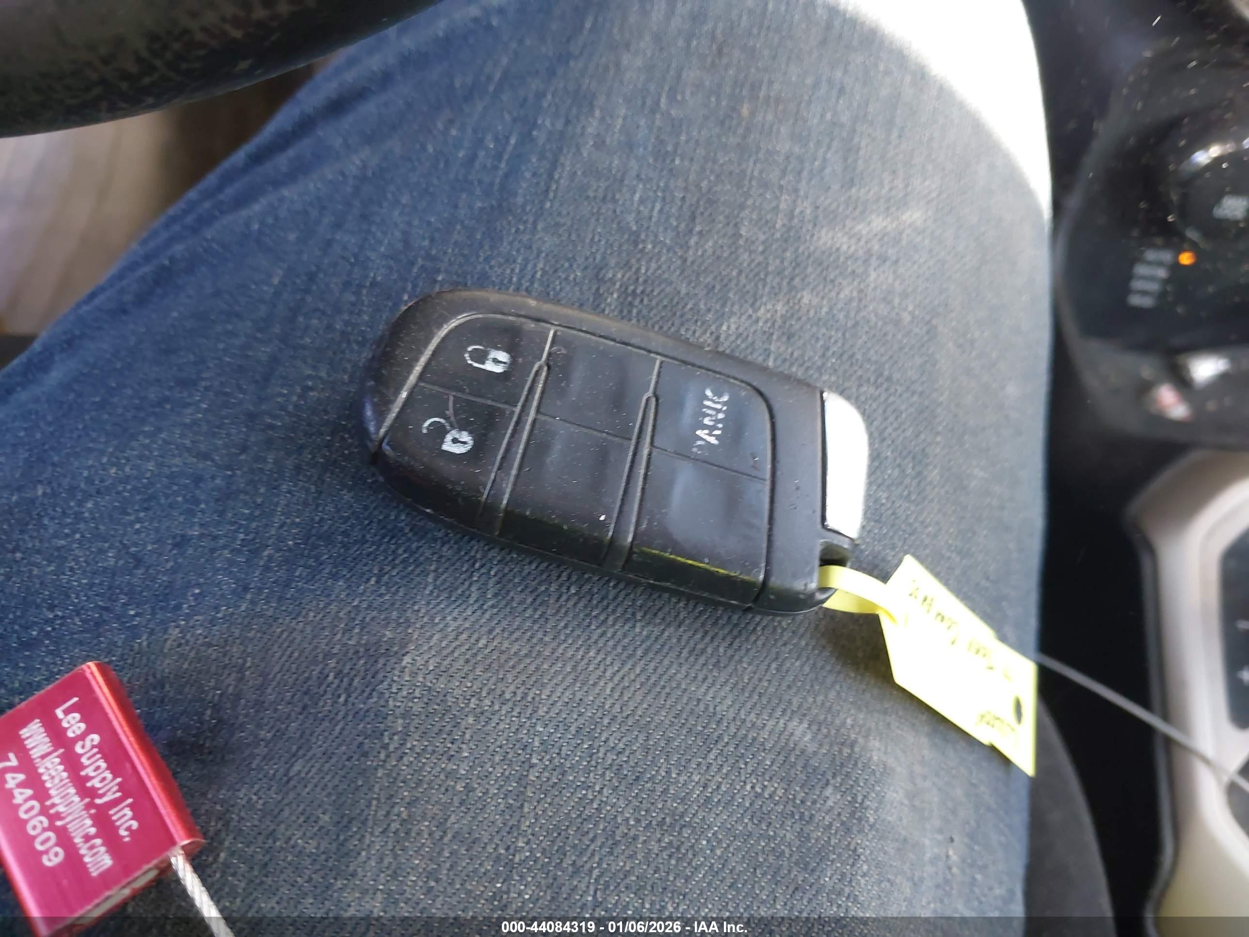 JEEP RENEGADE image 11