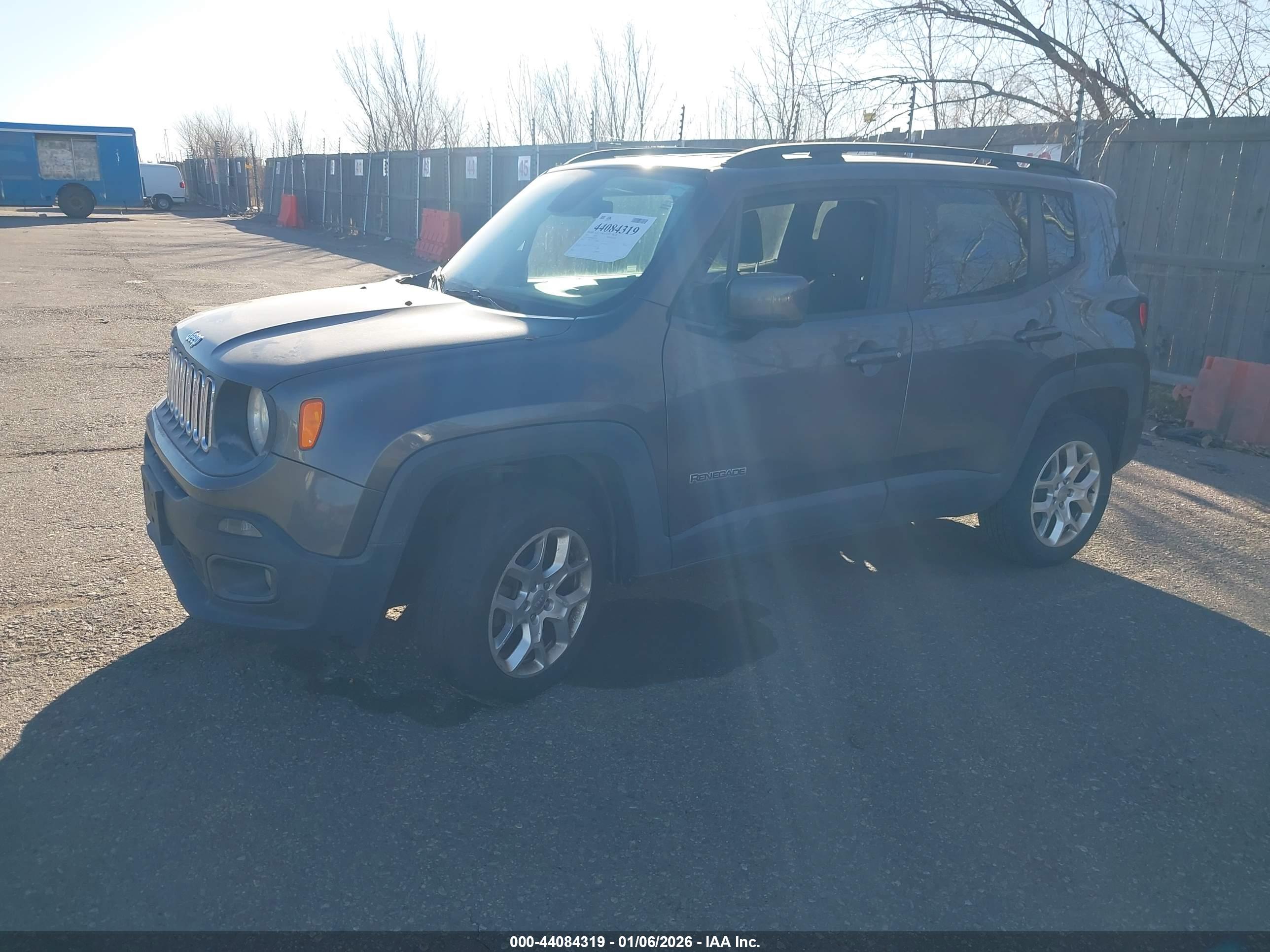 JEEP RENEGADE image 2