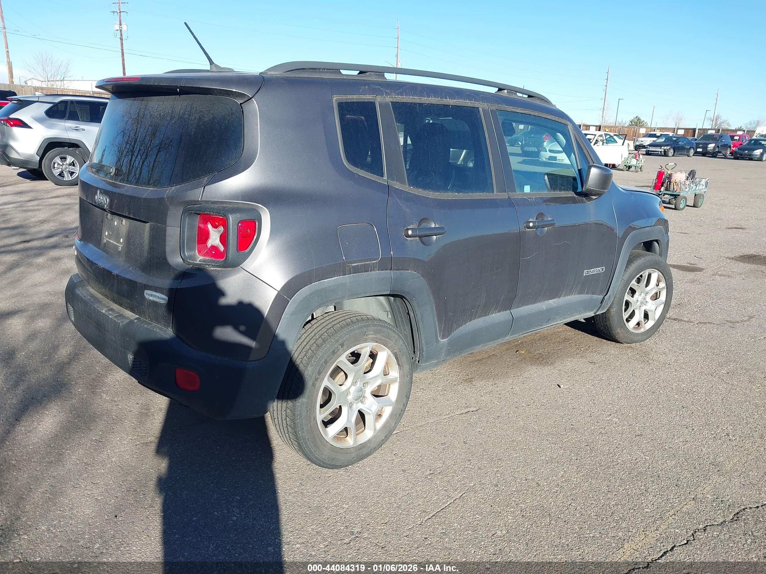 JEEP RENEGADE image 4