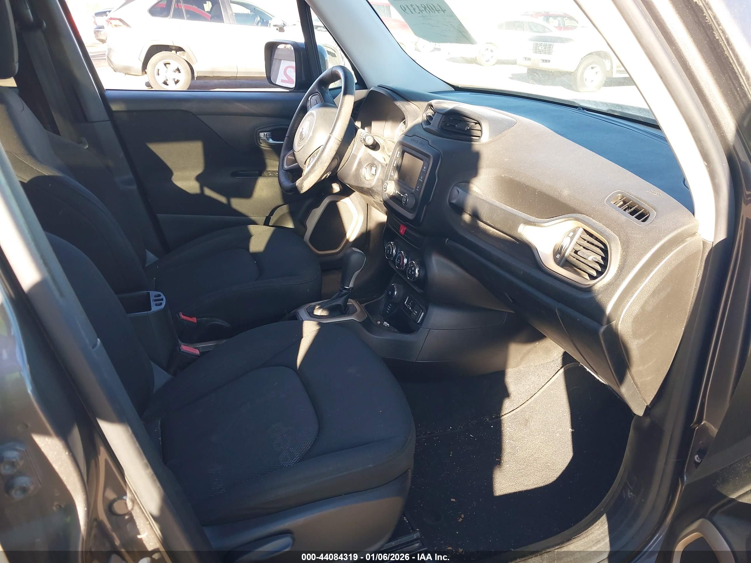 JEEP RENEGADE image 5