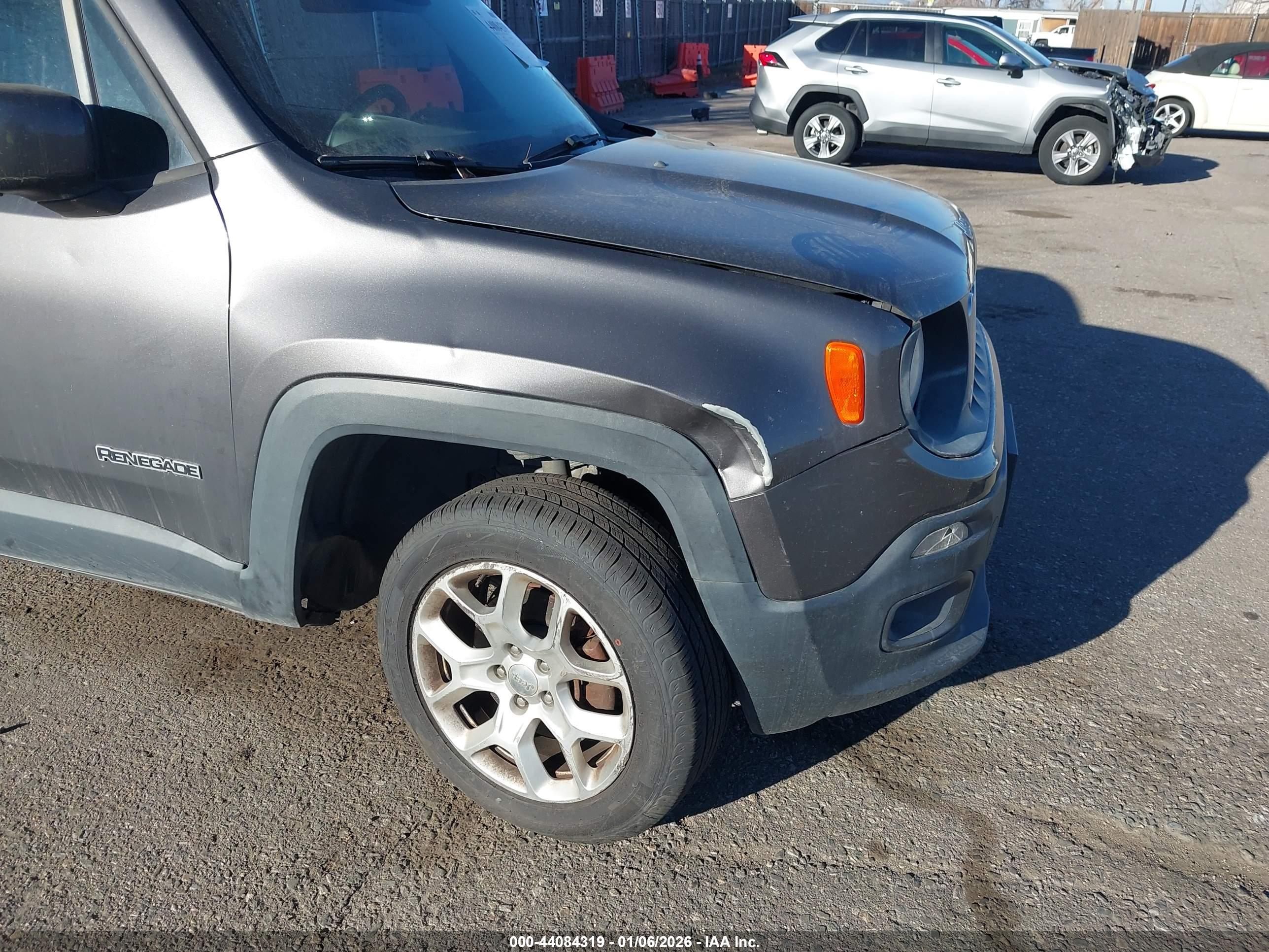 JEEP RENEGADE image 6