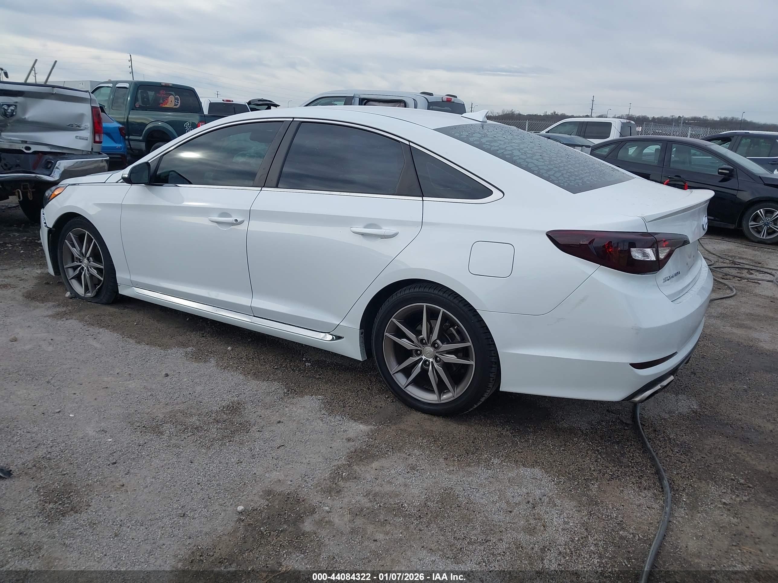 HYUNDAI SONATA image 3