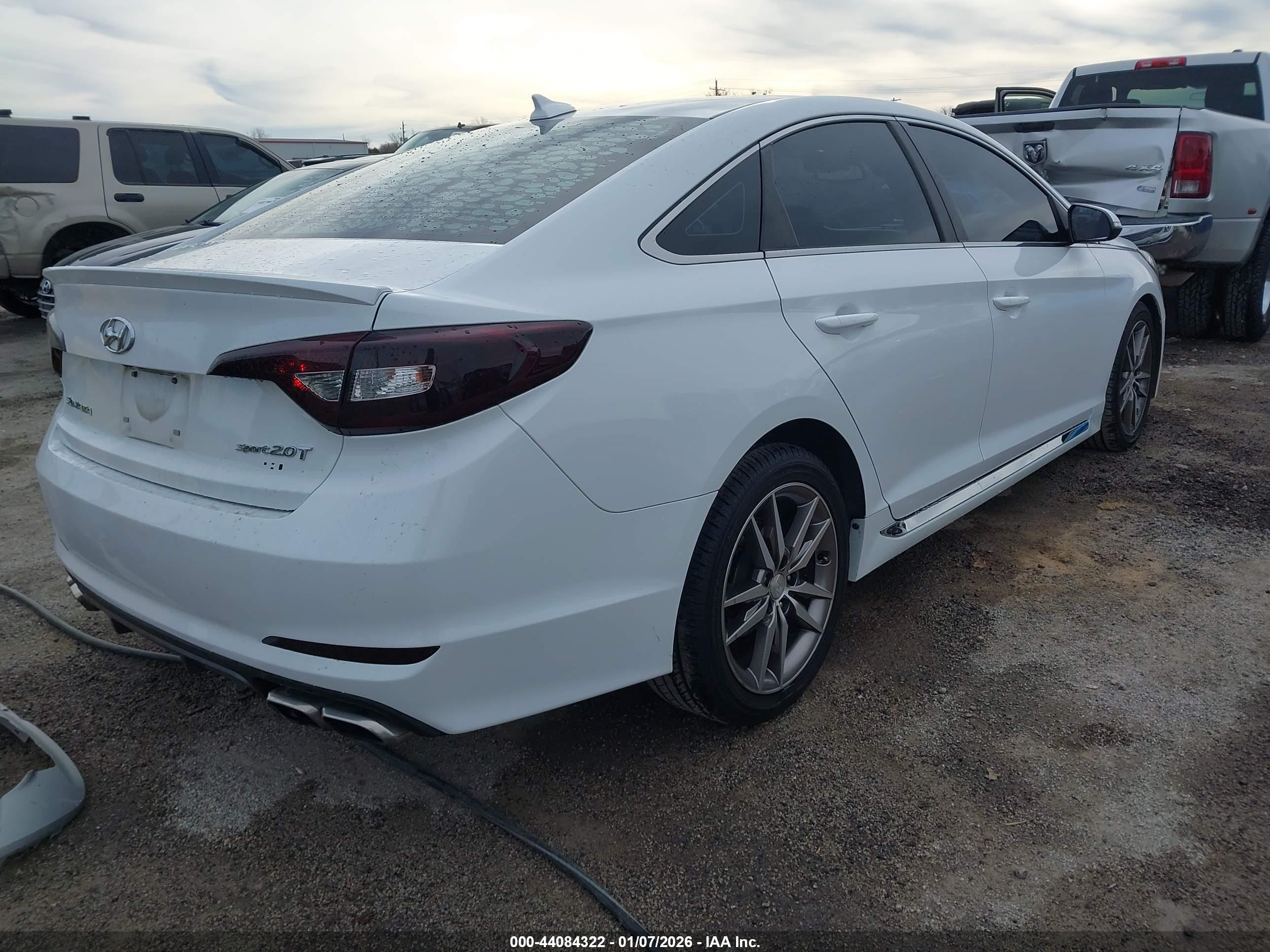 HYUNDAI SONATA image 4