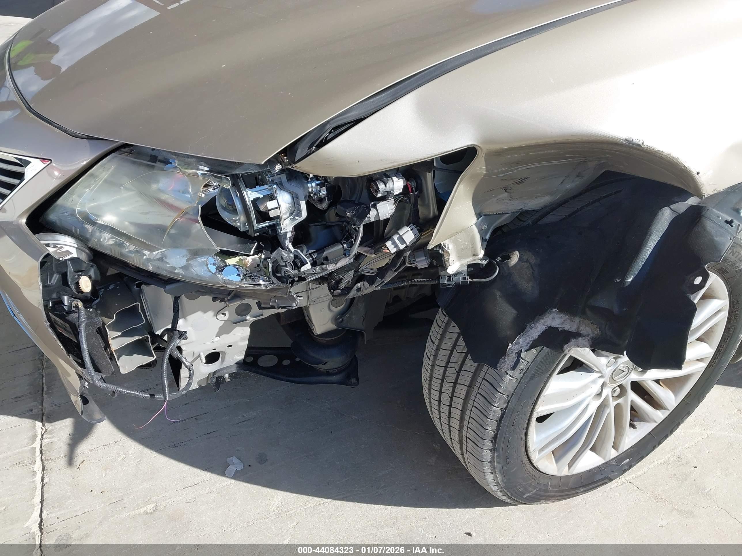 LEXUS ES image 6