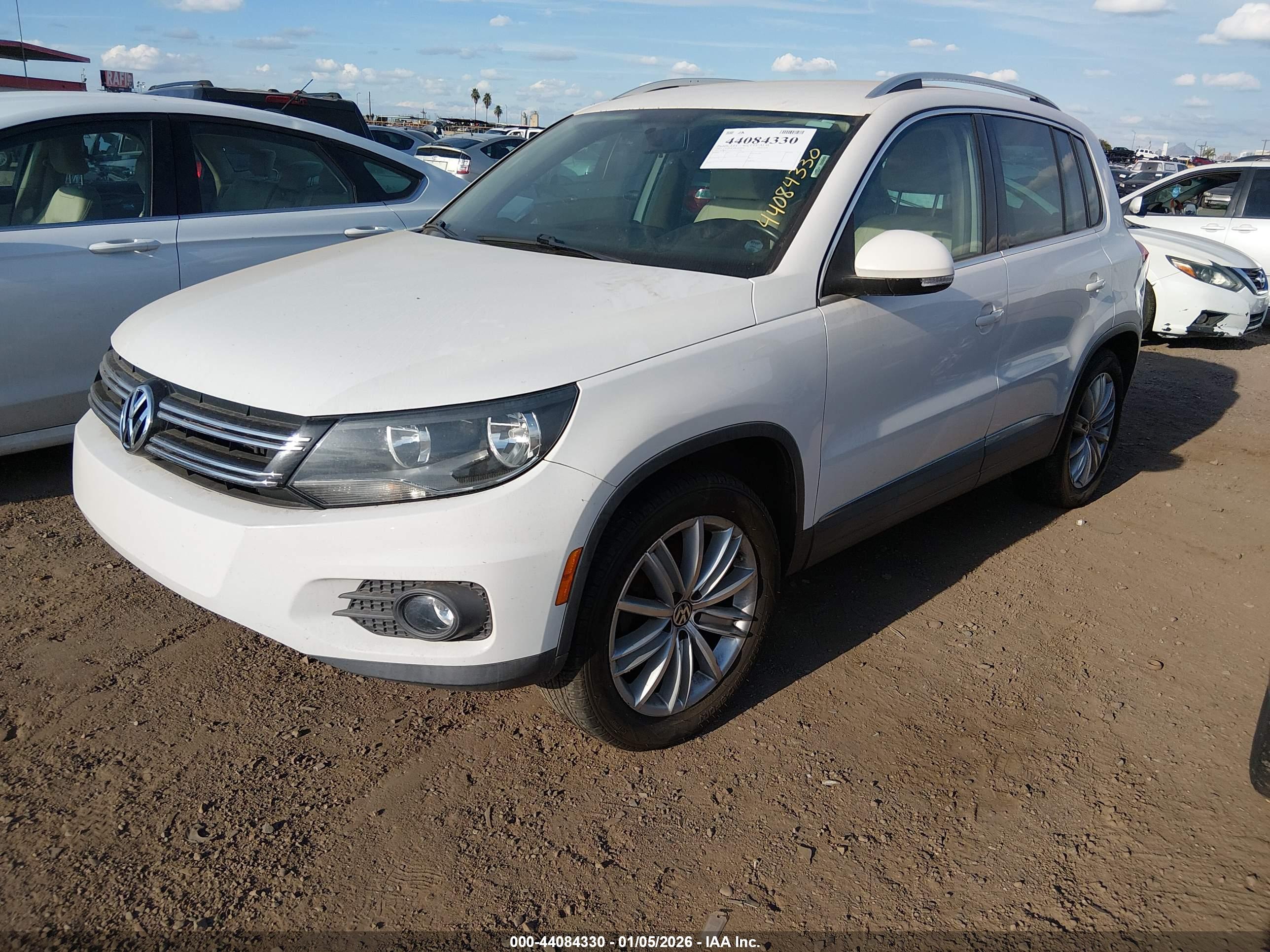 VOLKSWAGEN TIGUAN image 2