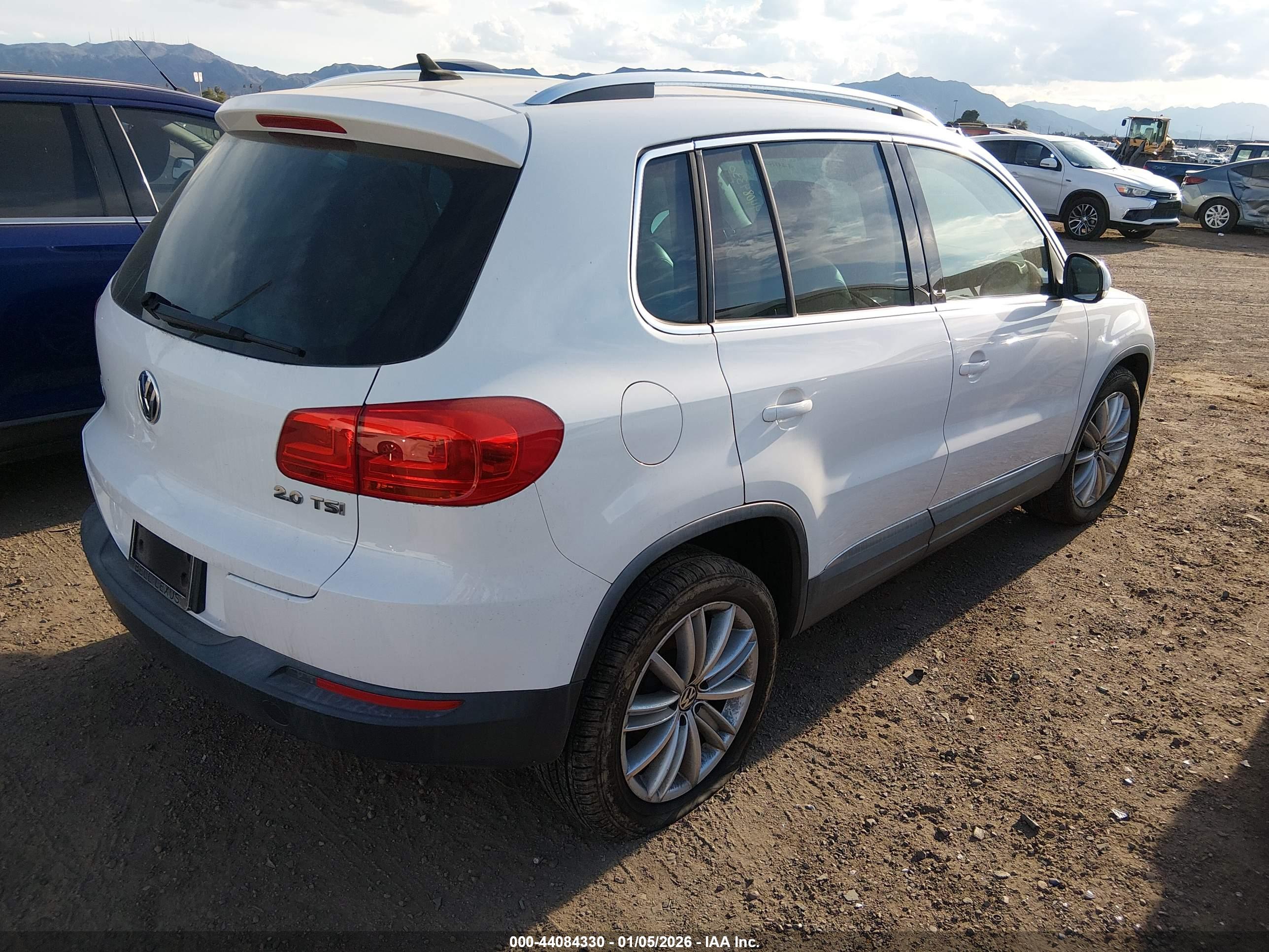 VOLKSWAGEN TIGUAN image 4