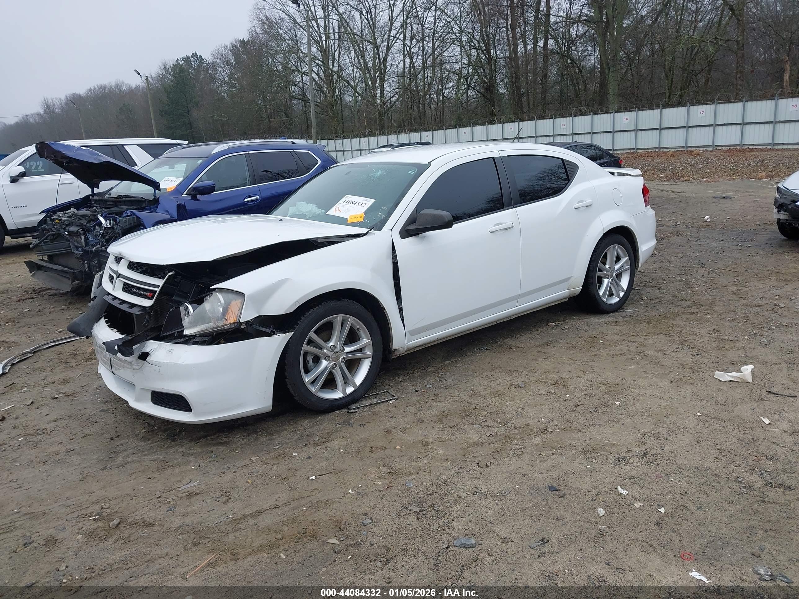 DODGE AVENGER image 2
