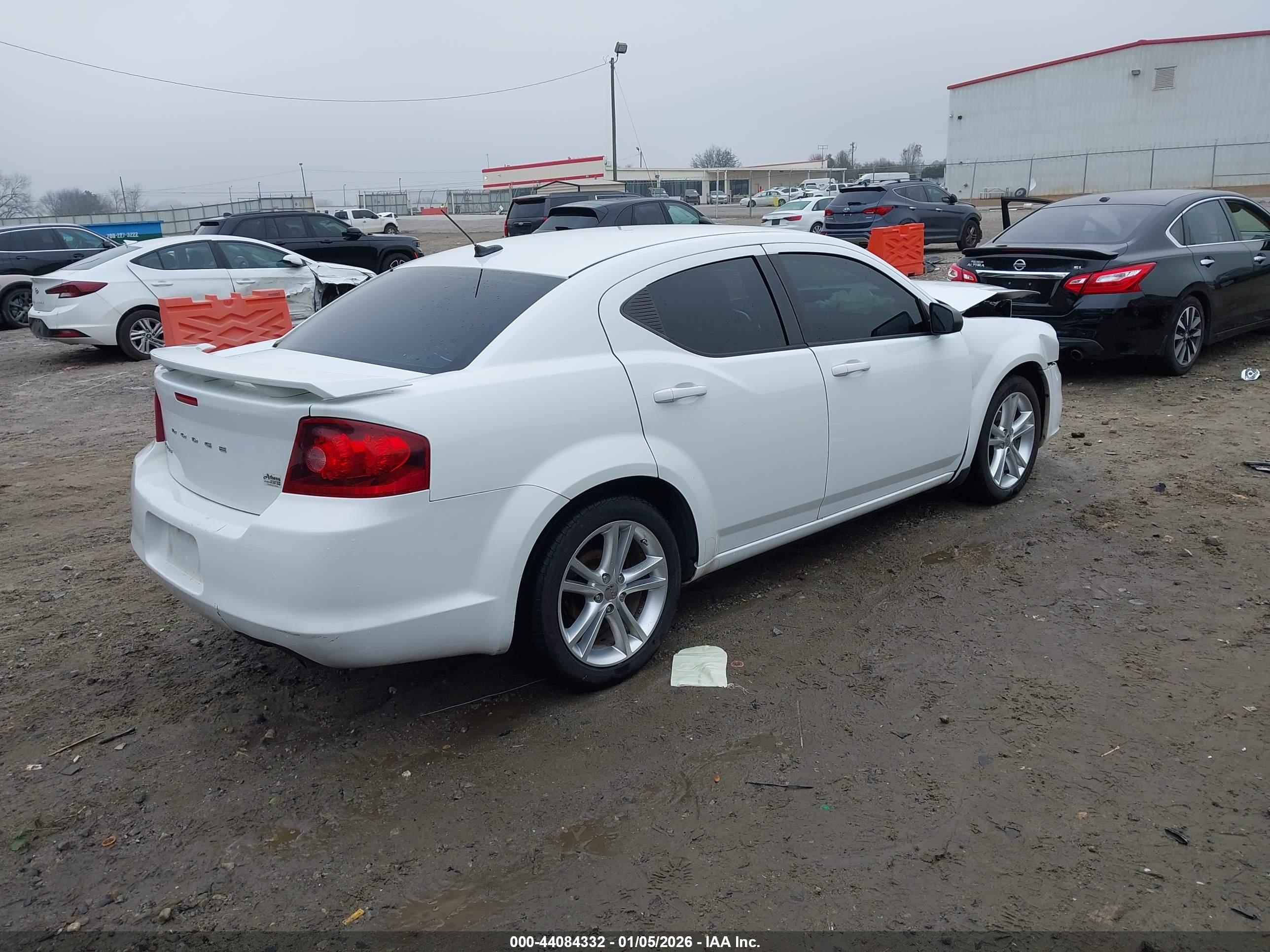 DODGE AVENGER image 4