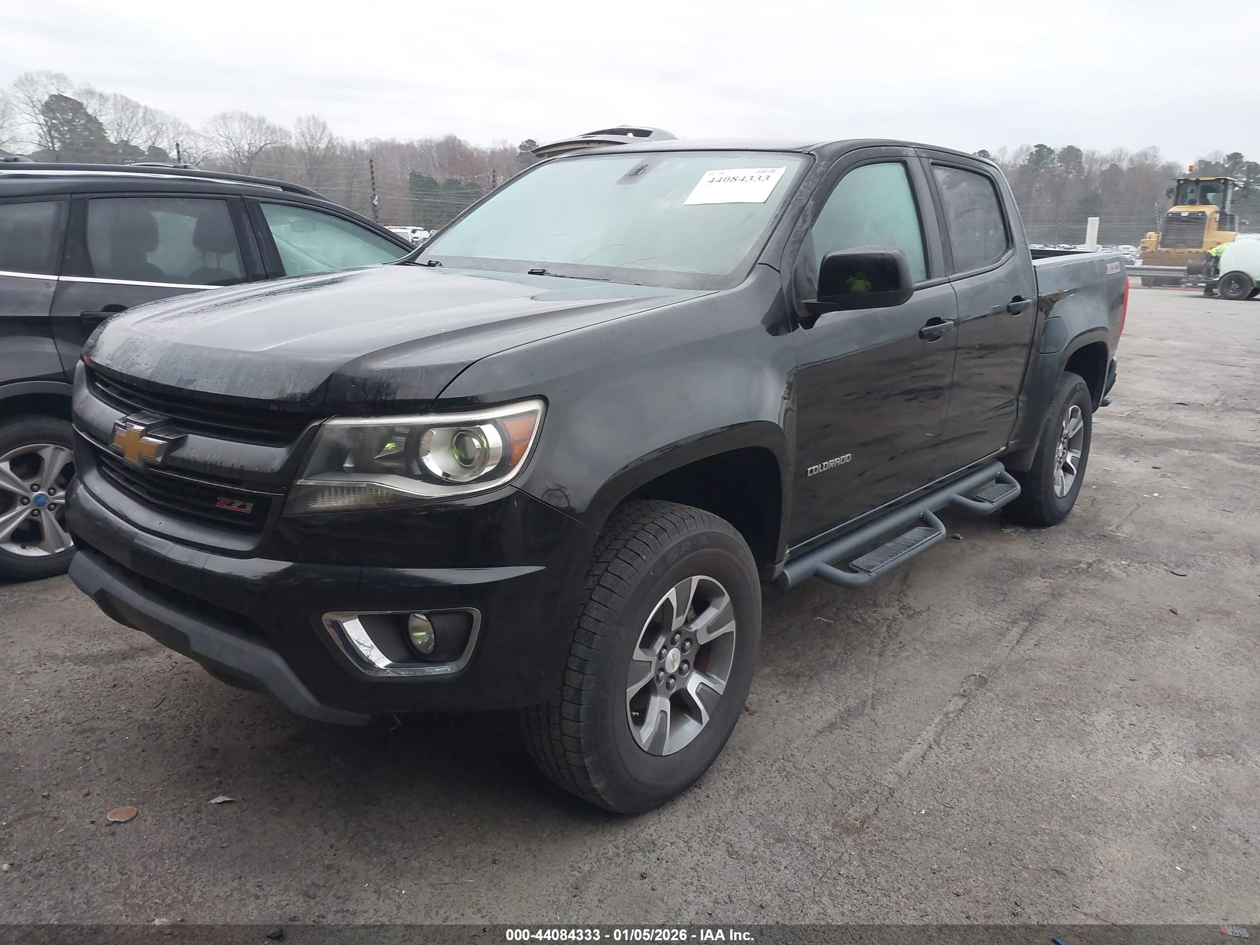 CHEVROLET COLORADO image 2