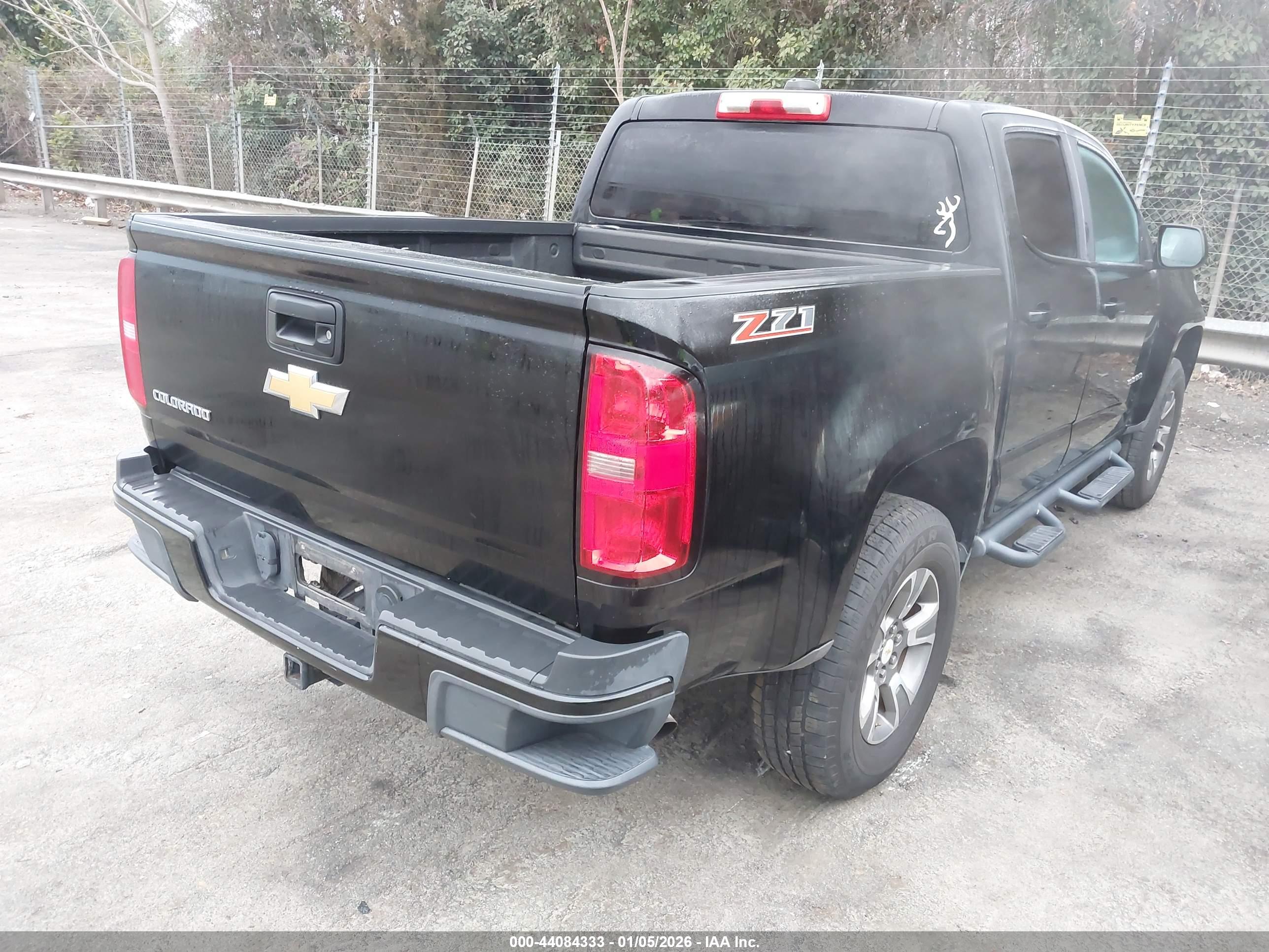CHEVROLET COLORADO image 4