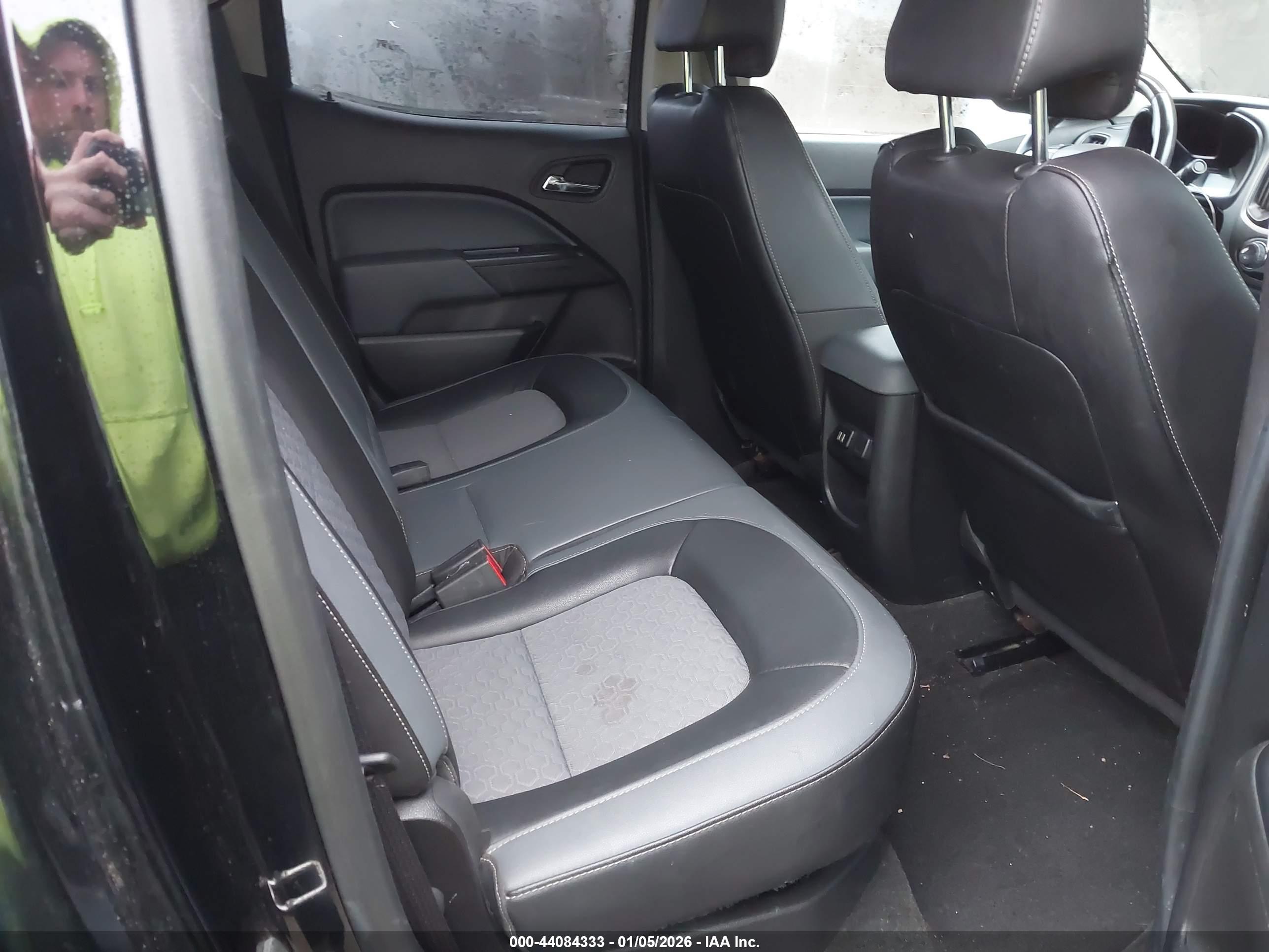 CHEVROLET COLORADO image 8