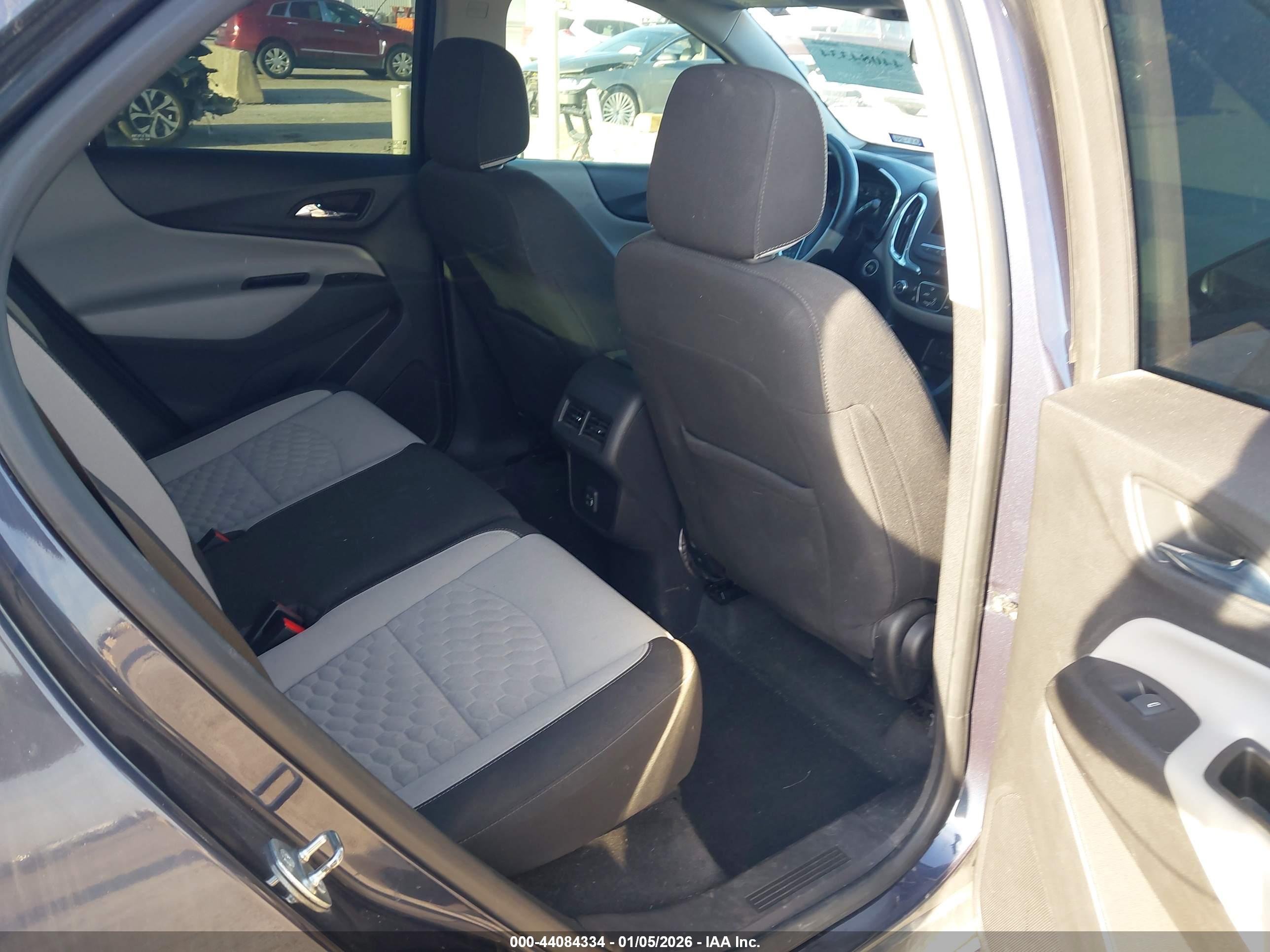 CHEVROLET EQUINOX image 8