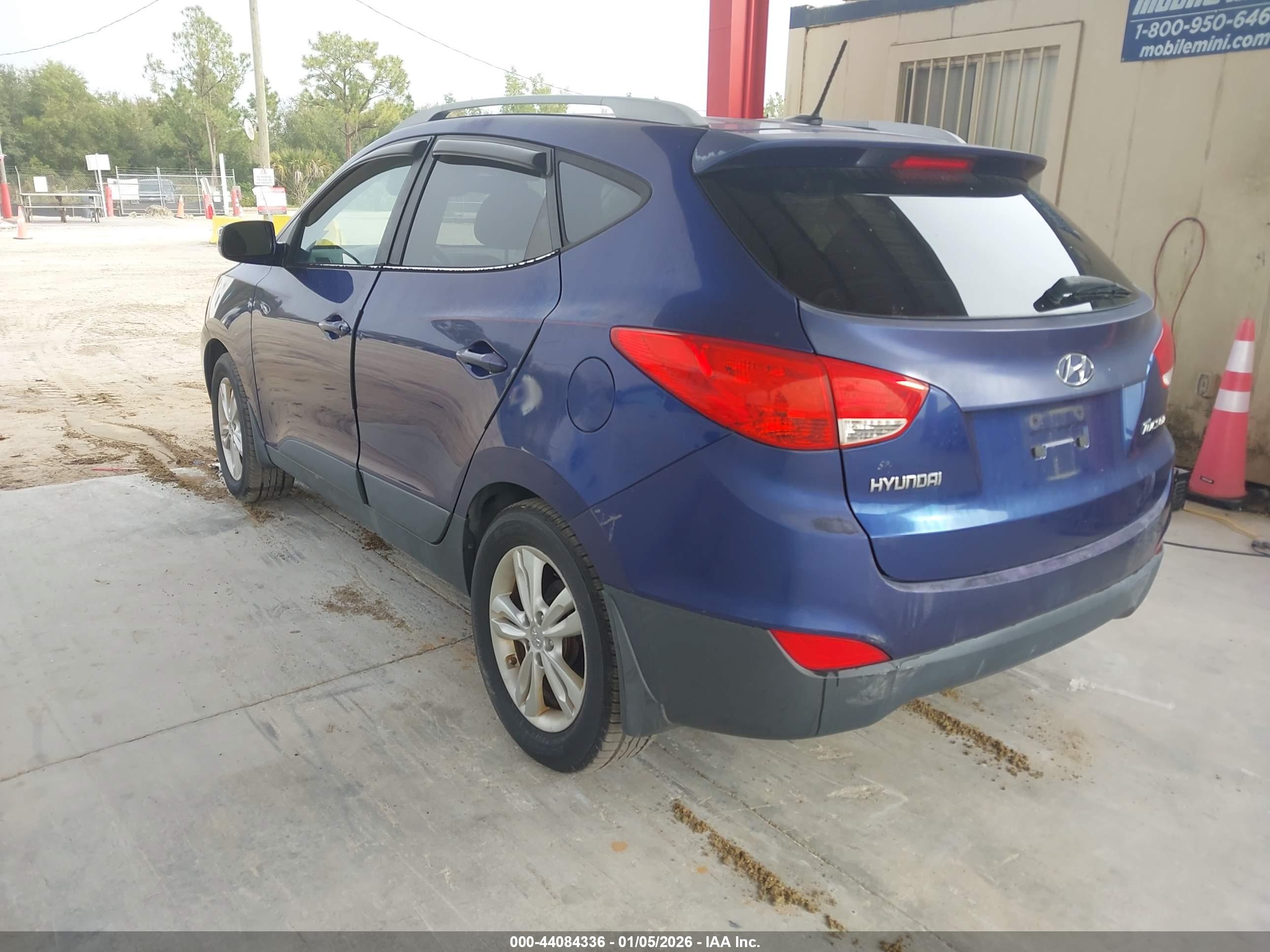 HYUNDAI TUCSON image 3