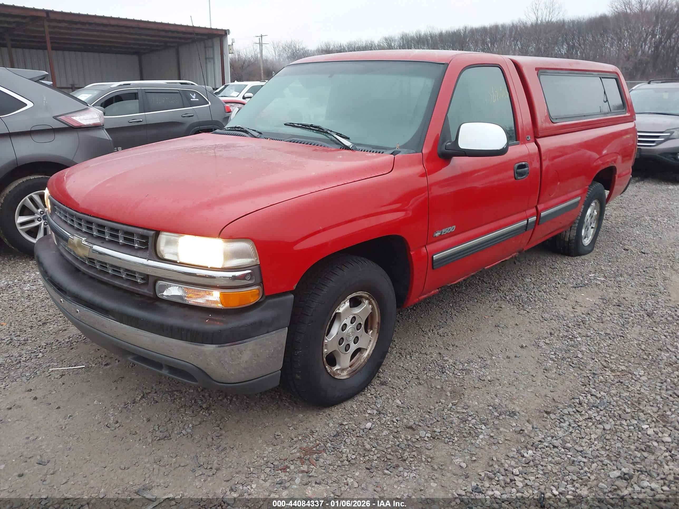 CHEVROLET SILVERADO image 2