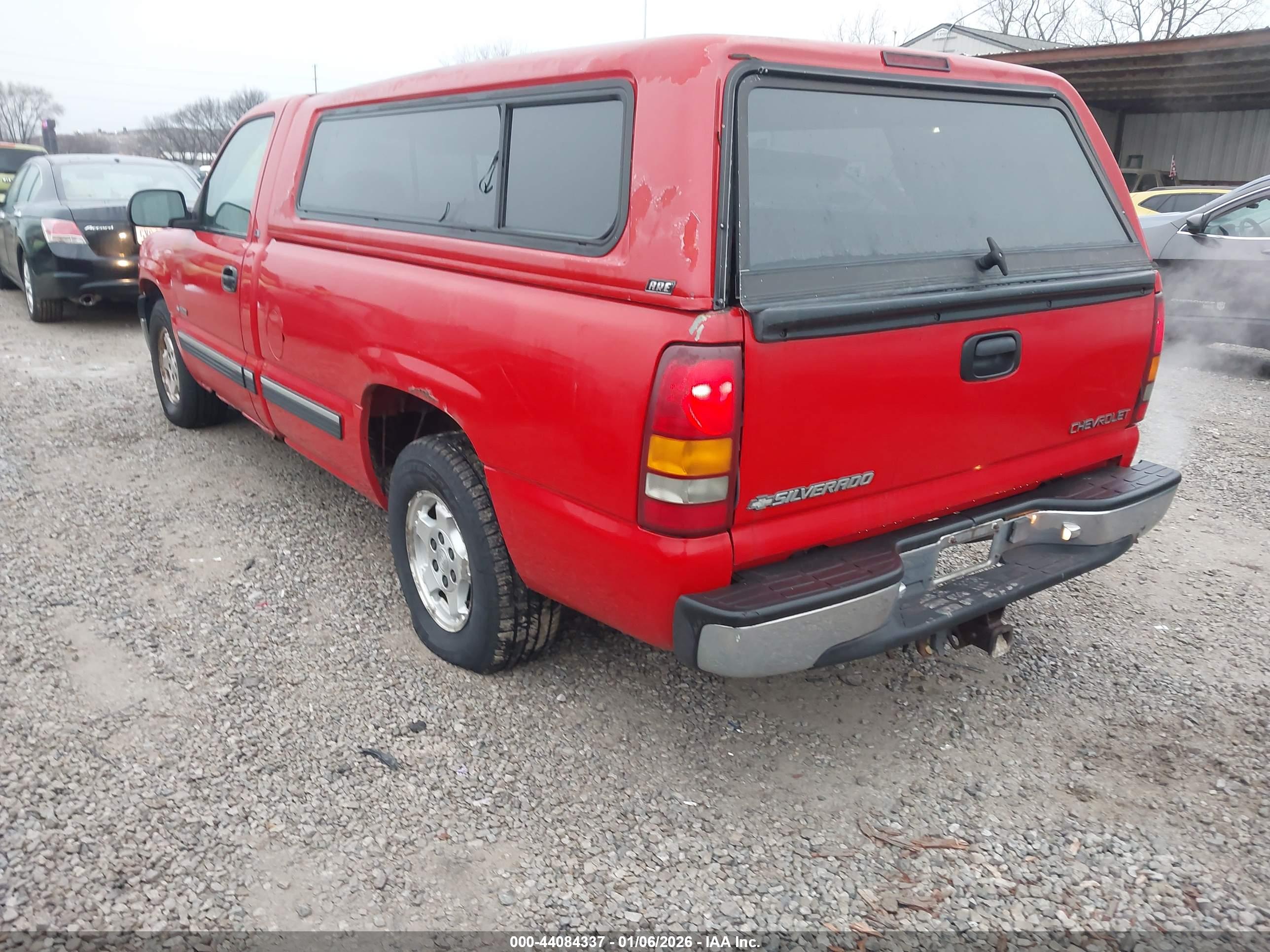 CHEVROLET SILVERADO image 3