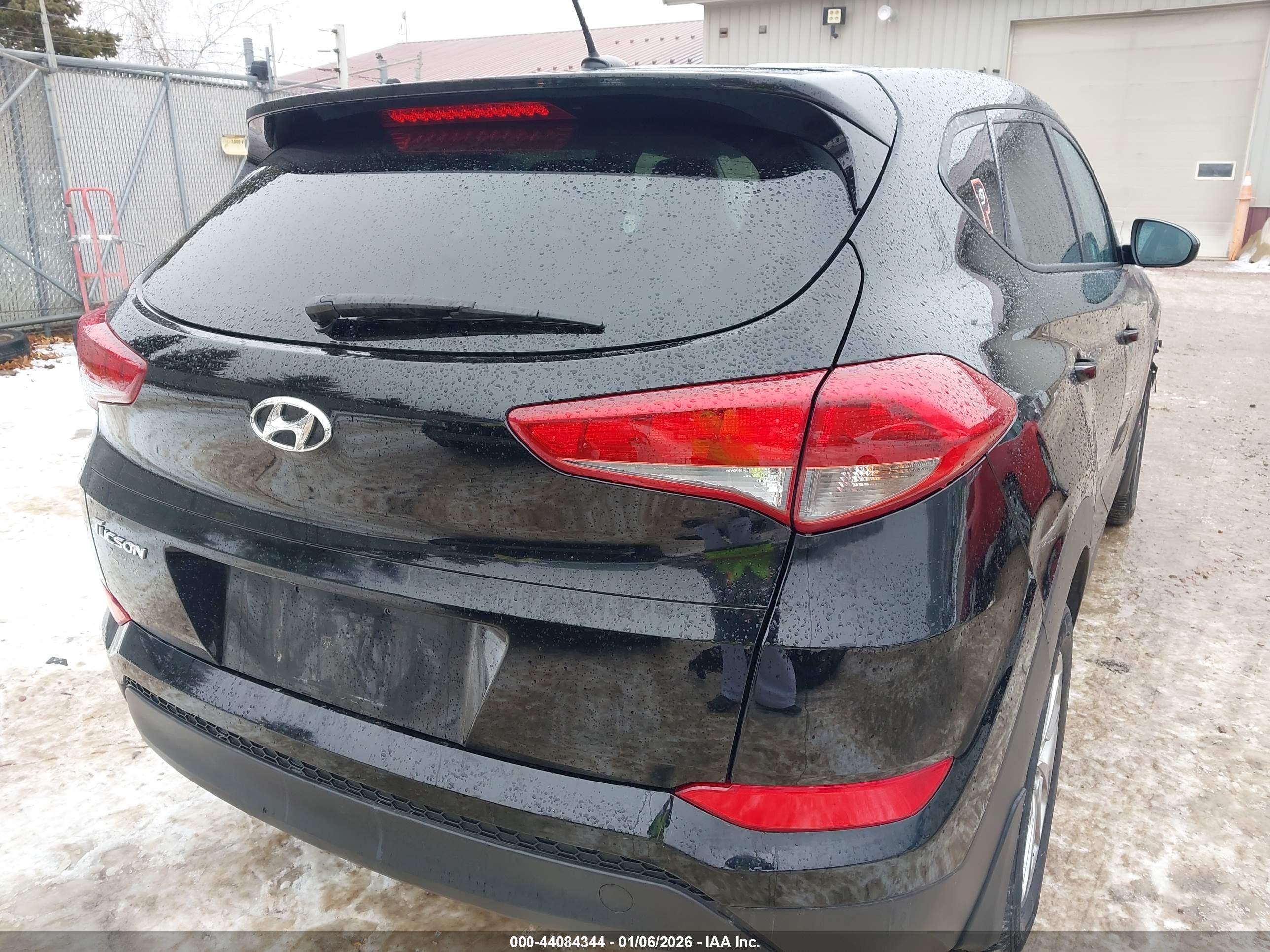 HYUNDAI TUCSON image 4