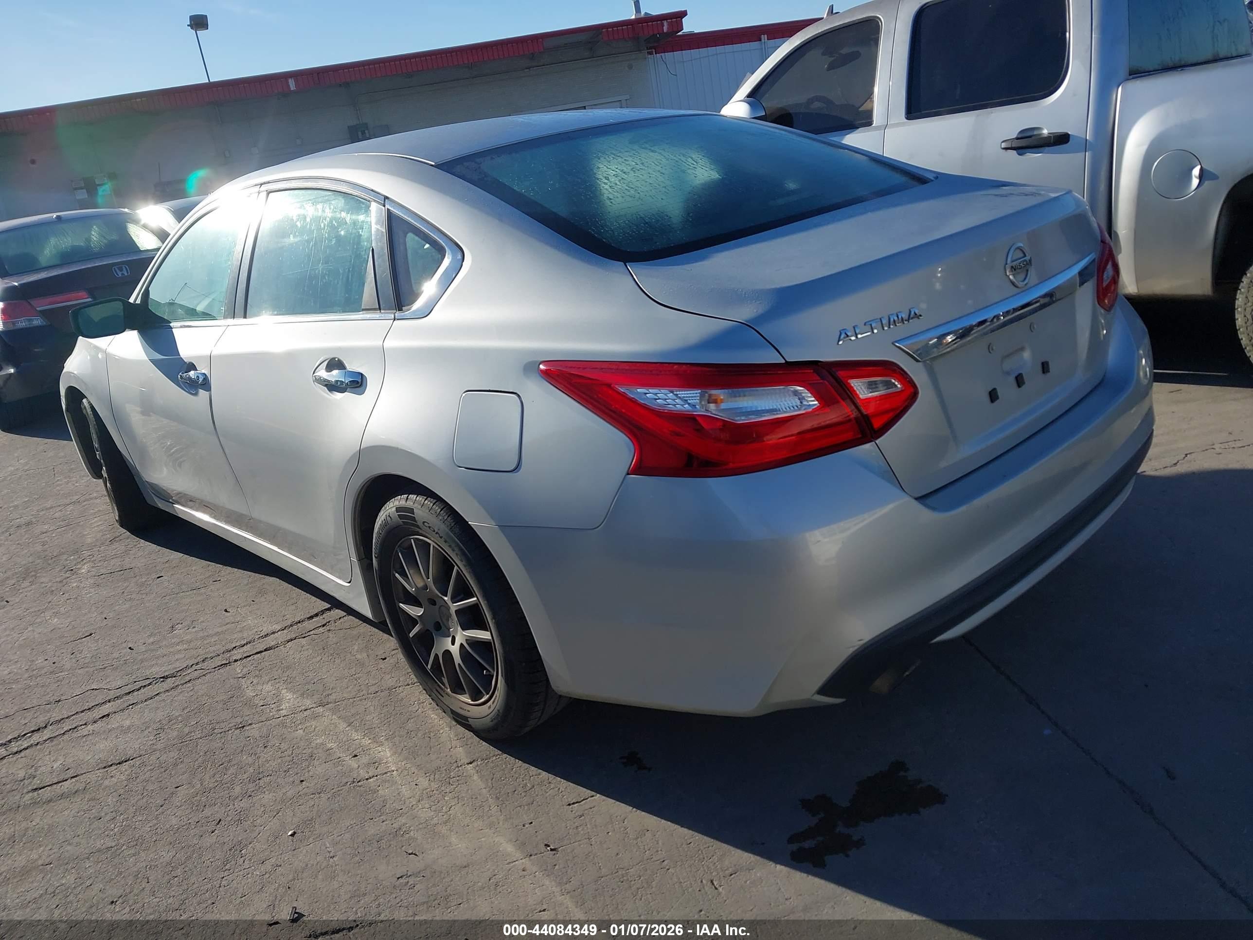 NISSAN ALTIMA image 3