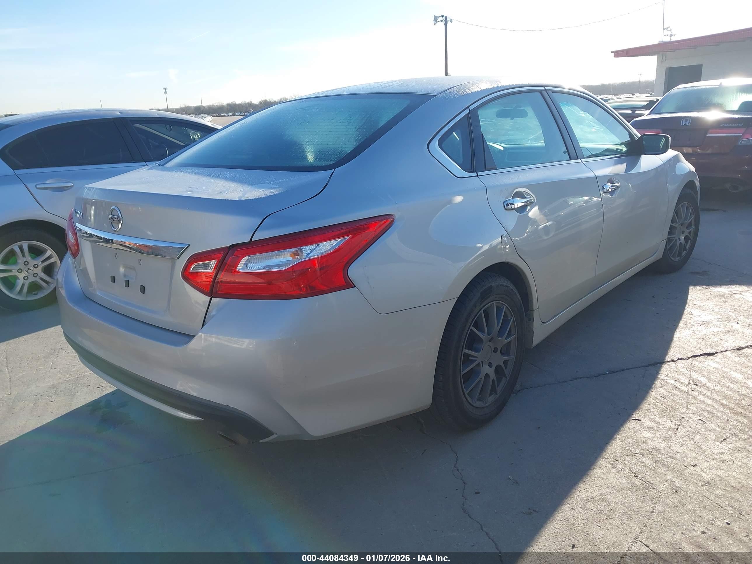 NISSAN ALTIMA image 4