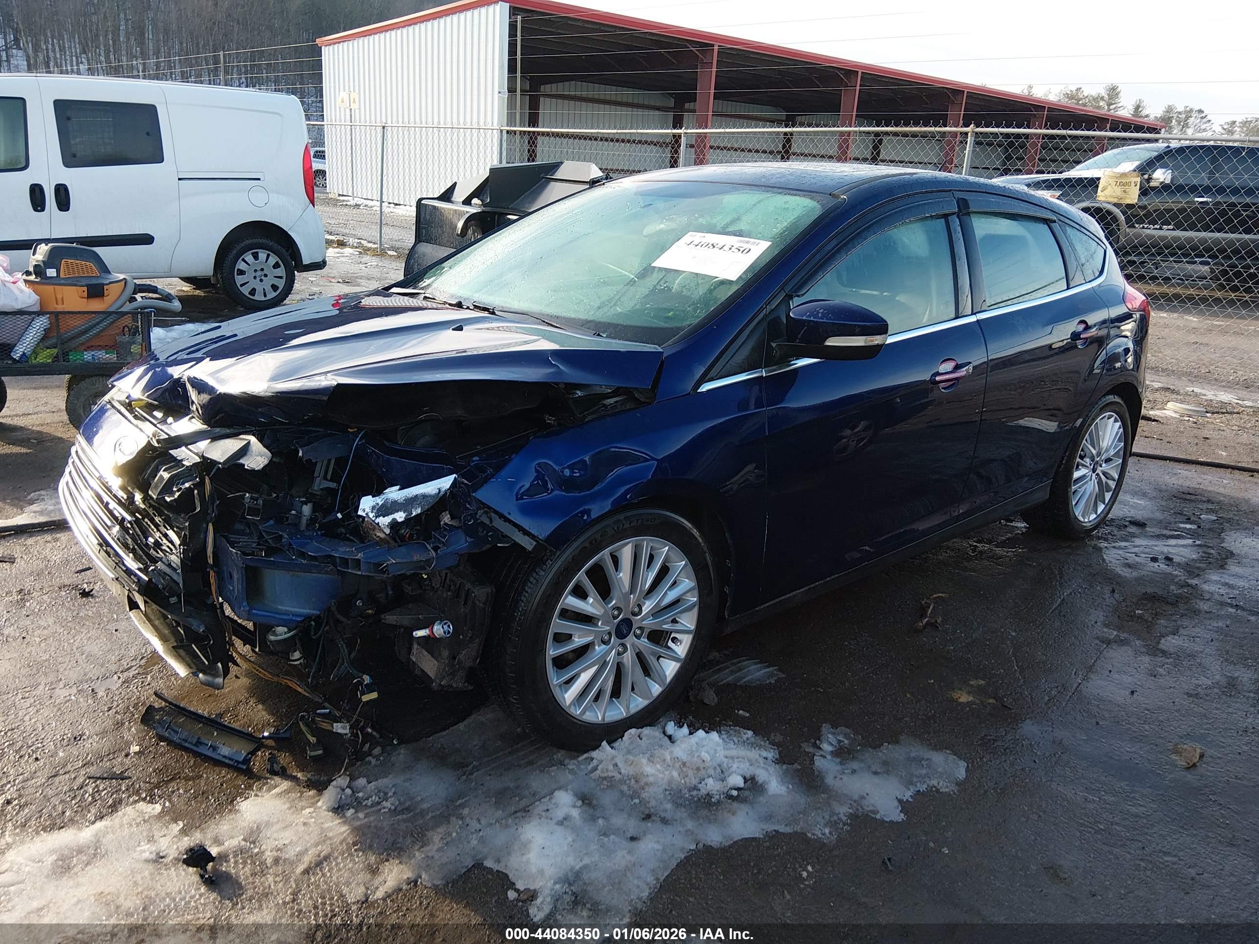 FORD FOCUS image 2