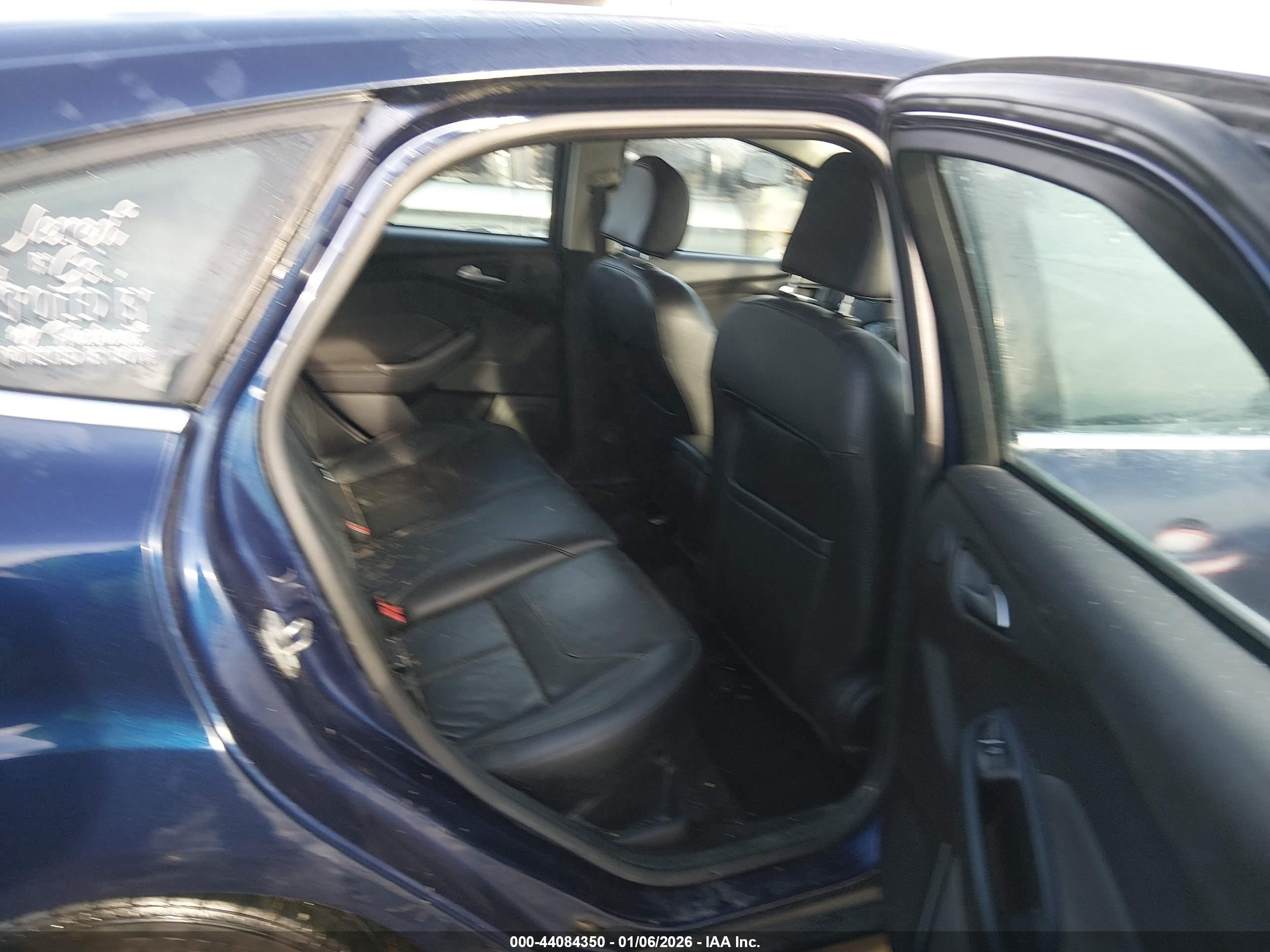 FORD FOCUS image 8