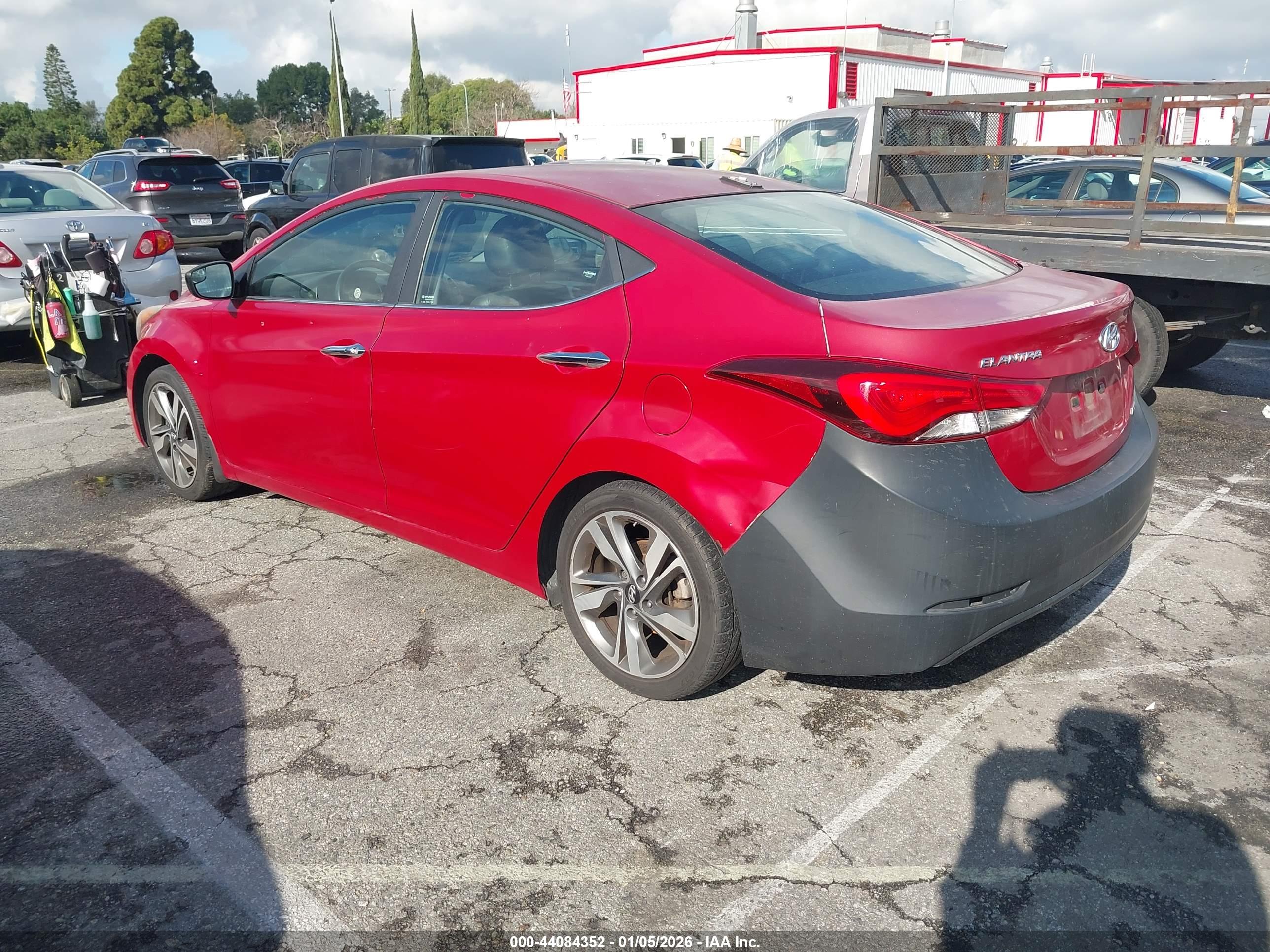 HYUNDAI ELANTRA image 3
