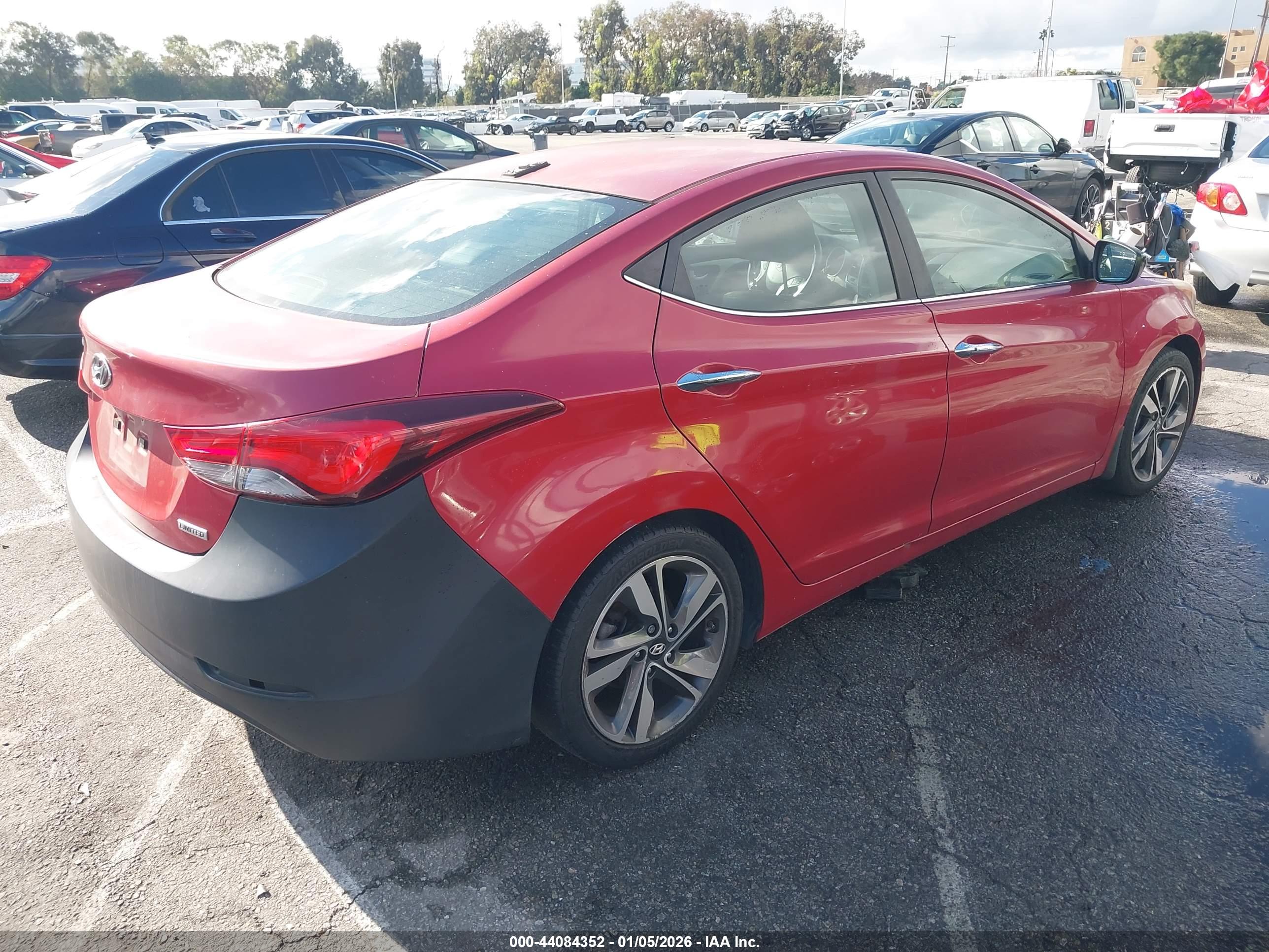 HYUNDAI ELANTRA image 4