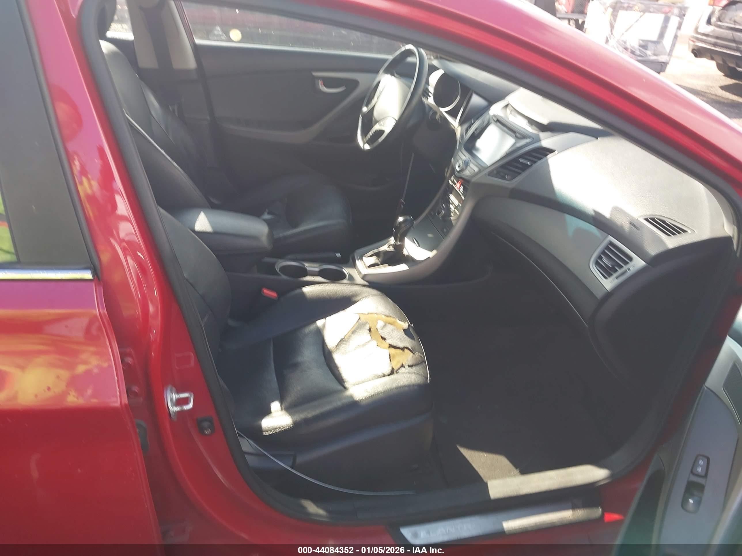HYUNDAI ELANTRA image 5